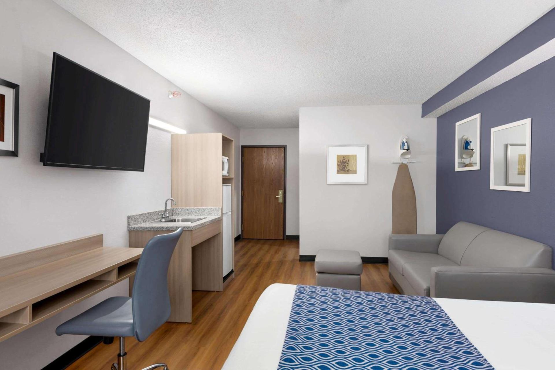 Microtel Inn & Suites Lincoln photo 9
