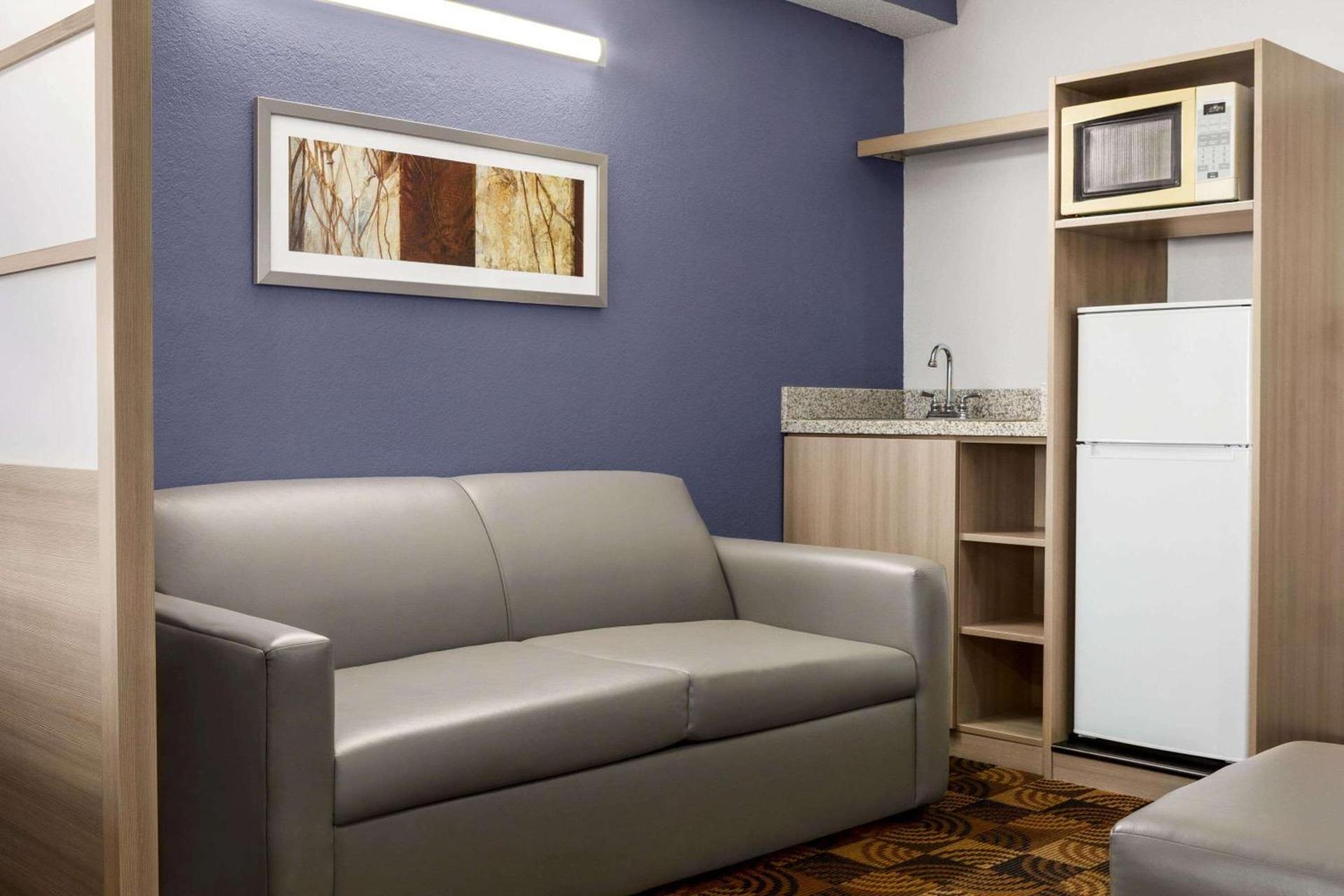 Microtel Inn & Suites Lincoln photo 12