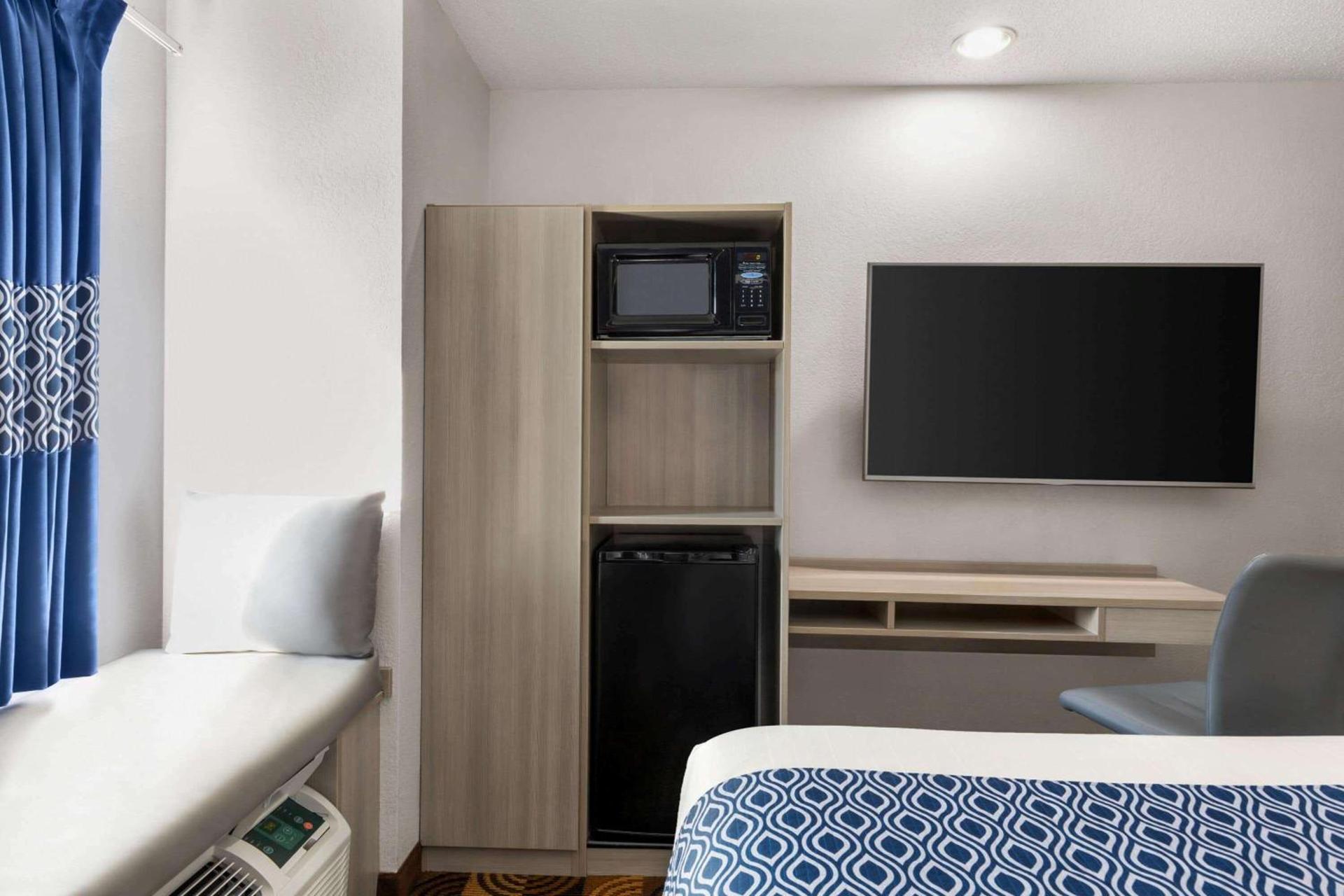 Microtel Inn & Suites Lincoln photo 16
