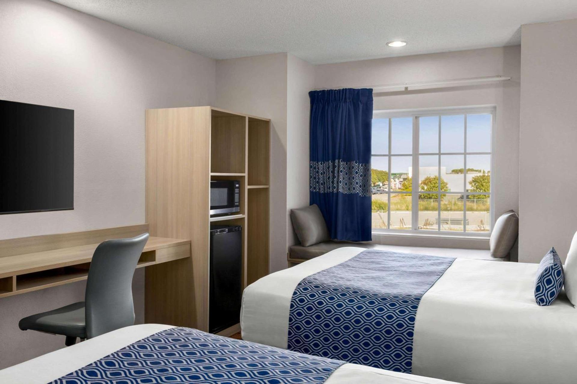 Microtel Inn & Suites Lincoln photo 18