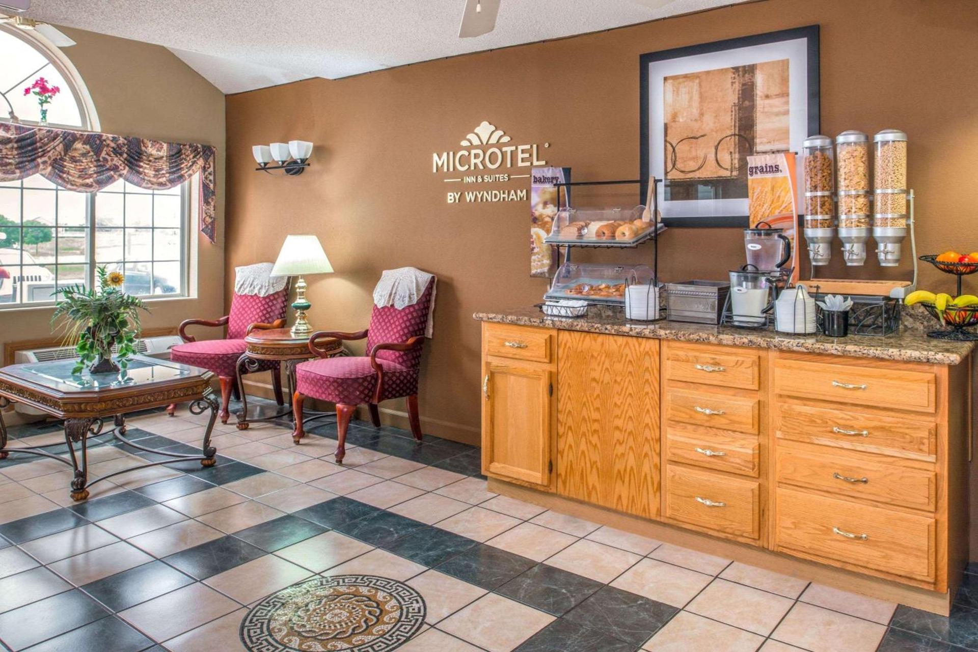Microtel Inn & Suites Lincoln photo 26