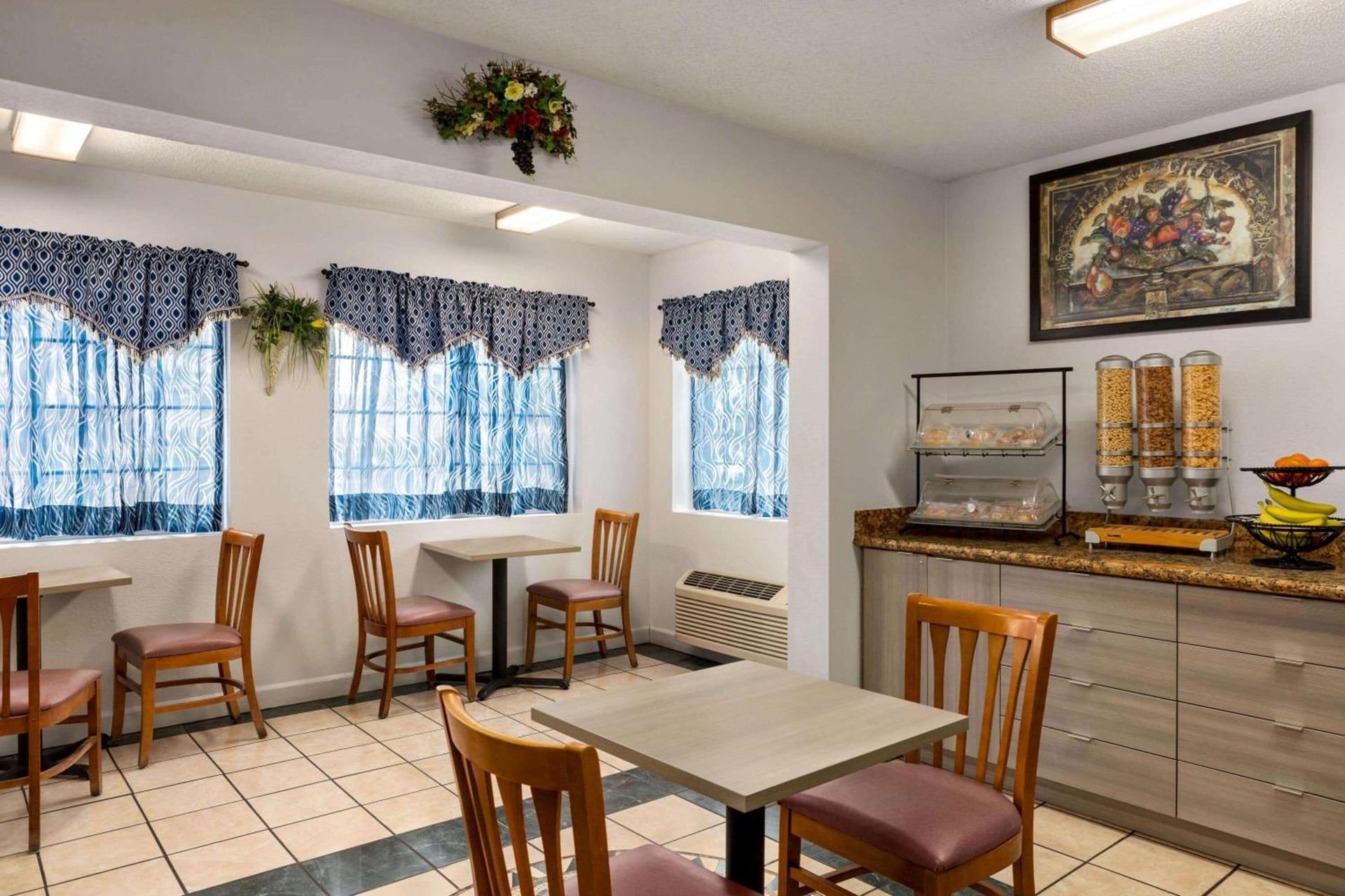 Microtel Inn & Suites Lincoln photo 29