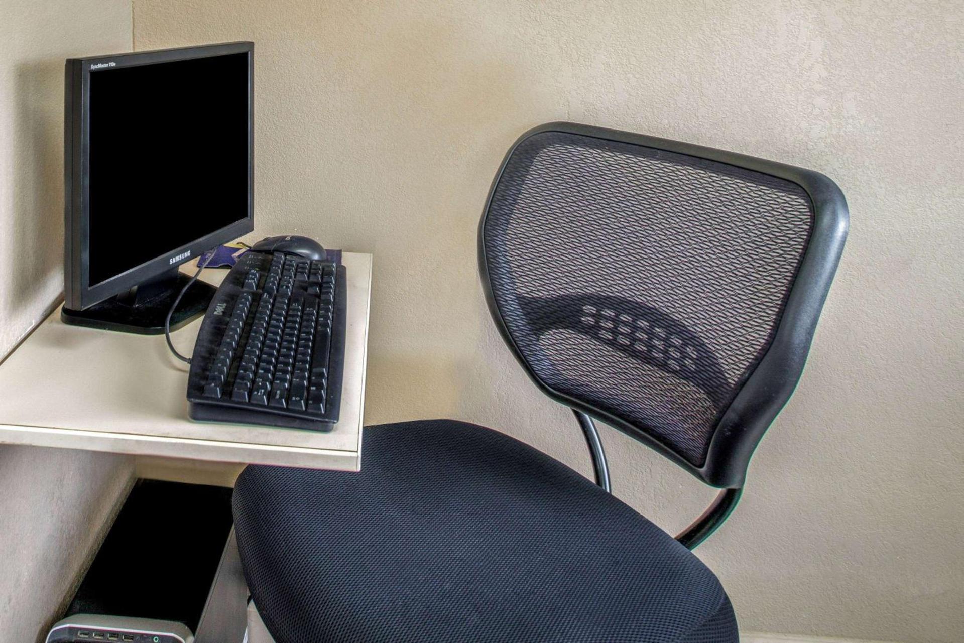 Microtel Inn & Suites Lincoln photo 31