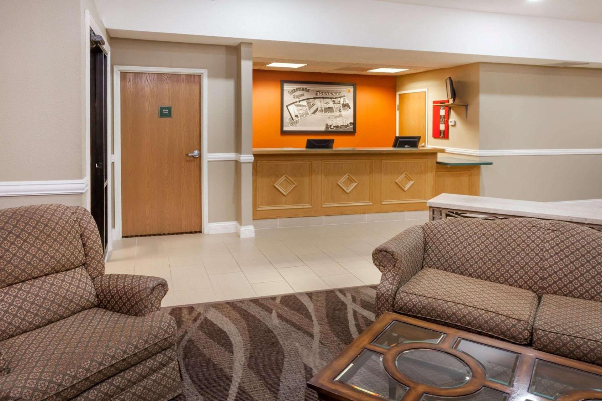 Super 8 by Wyndham Rochester photo 3