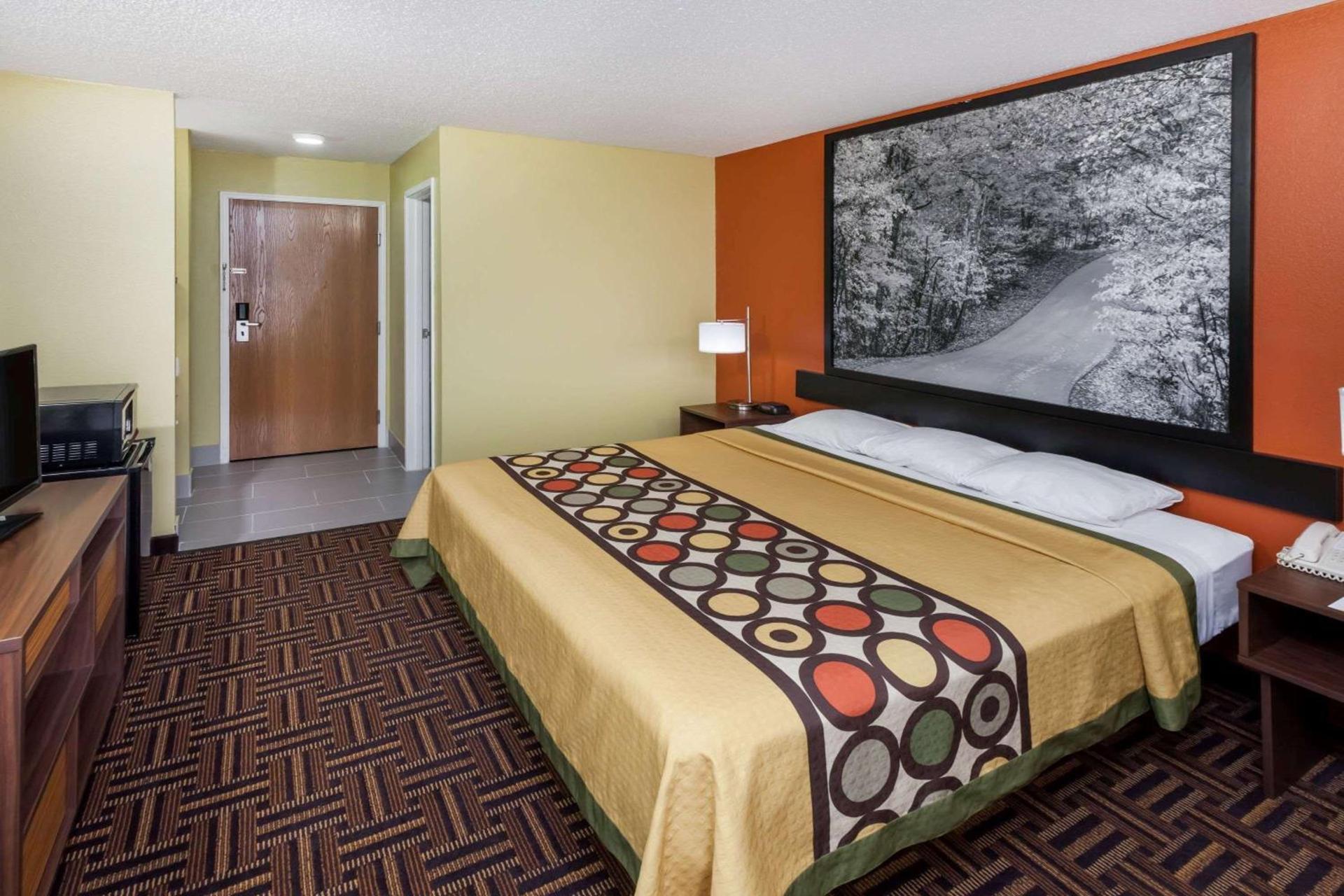 Super 8 by Wyndham Rochester photo 5