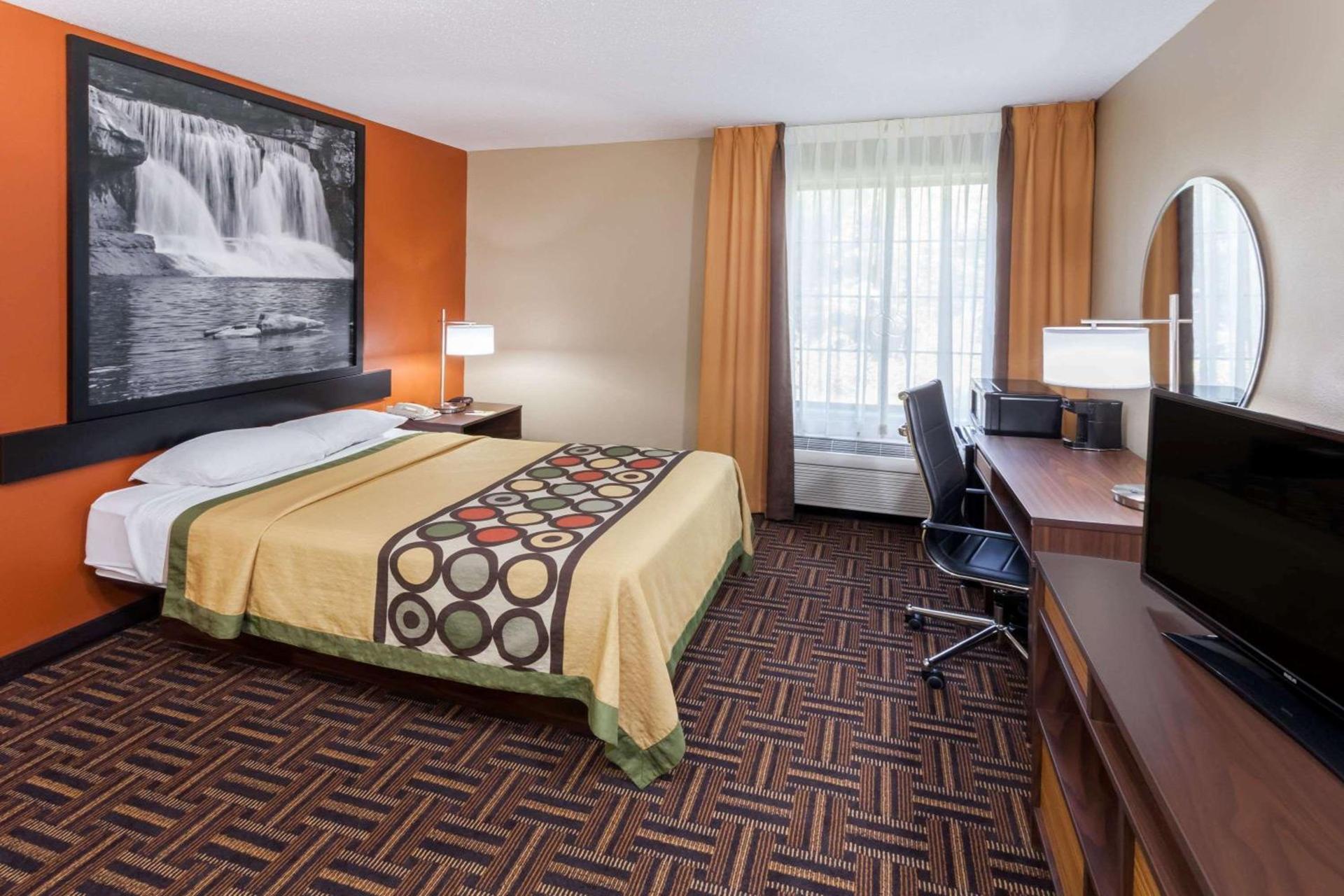 Super 8 by Wyndham Rochester photo 12