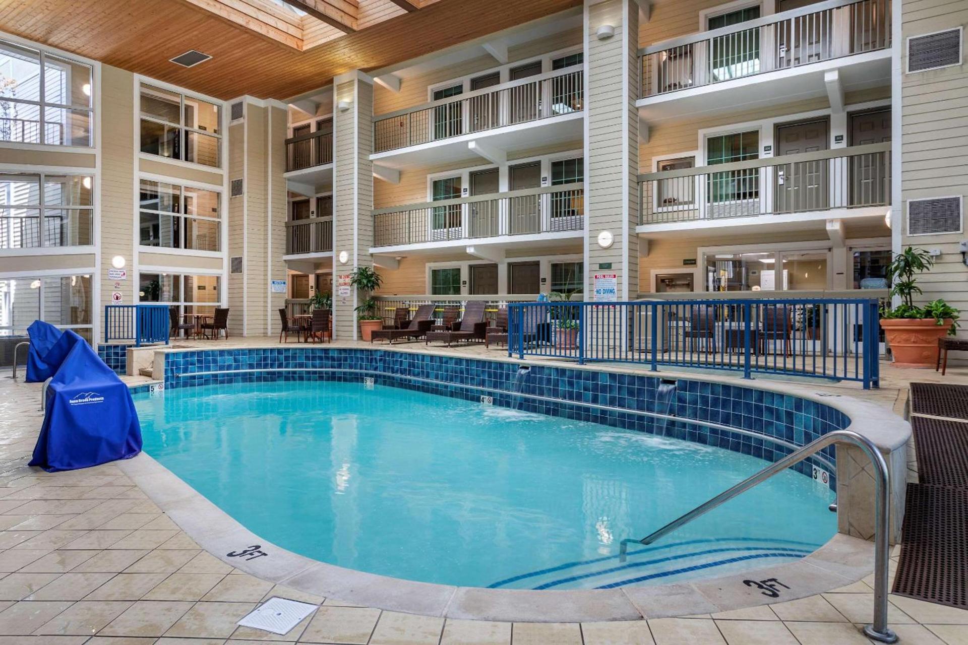Econo Lodge Pigeon Forge Riverside photo 47
