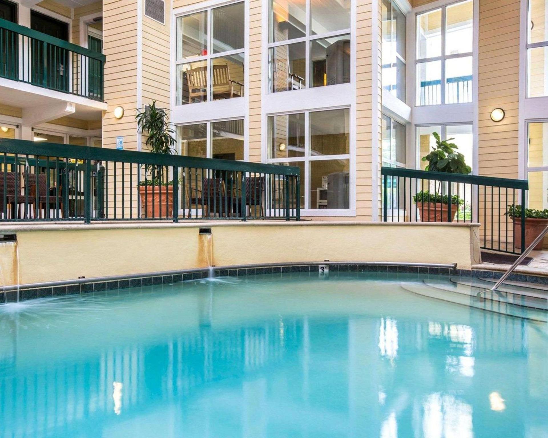 Econo Lodge Pigeon Forge Riverside photo 57