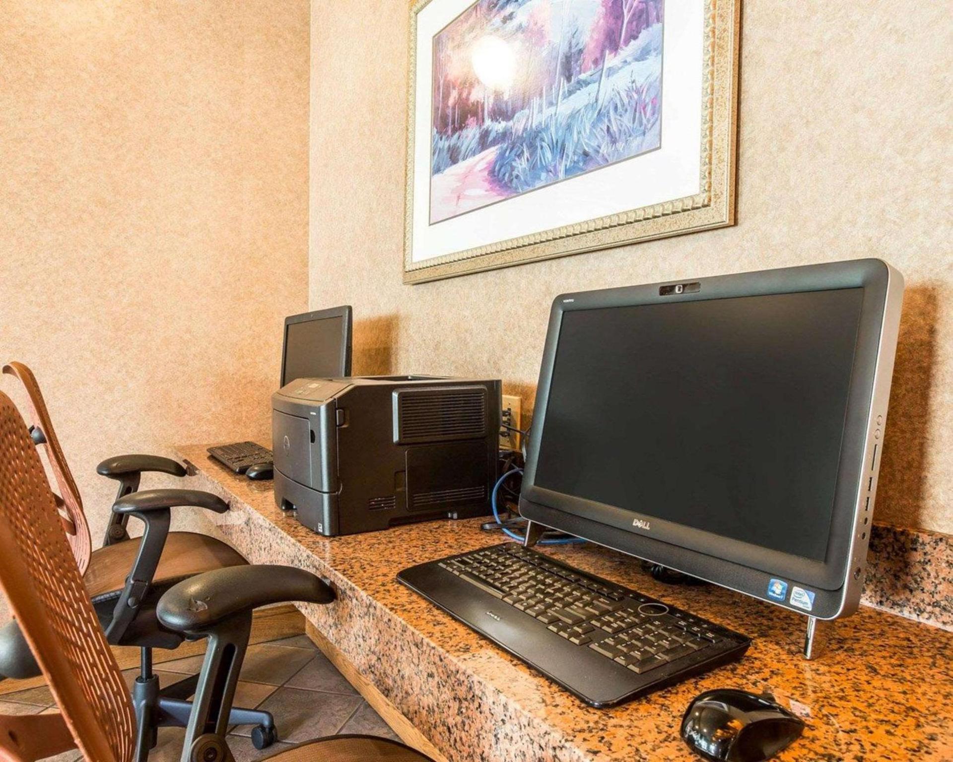 Econo Lodge Pigeon Forge Riverside photo 59