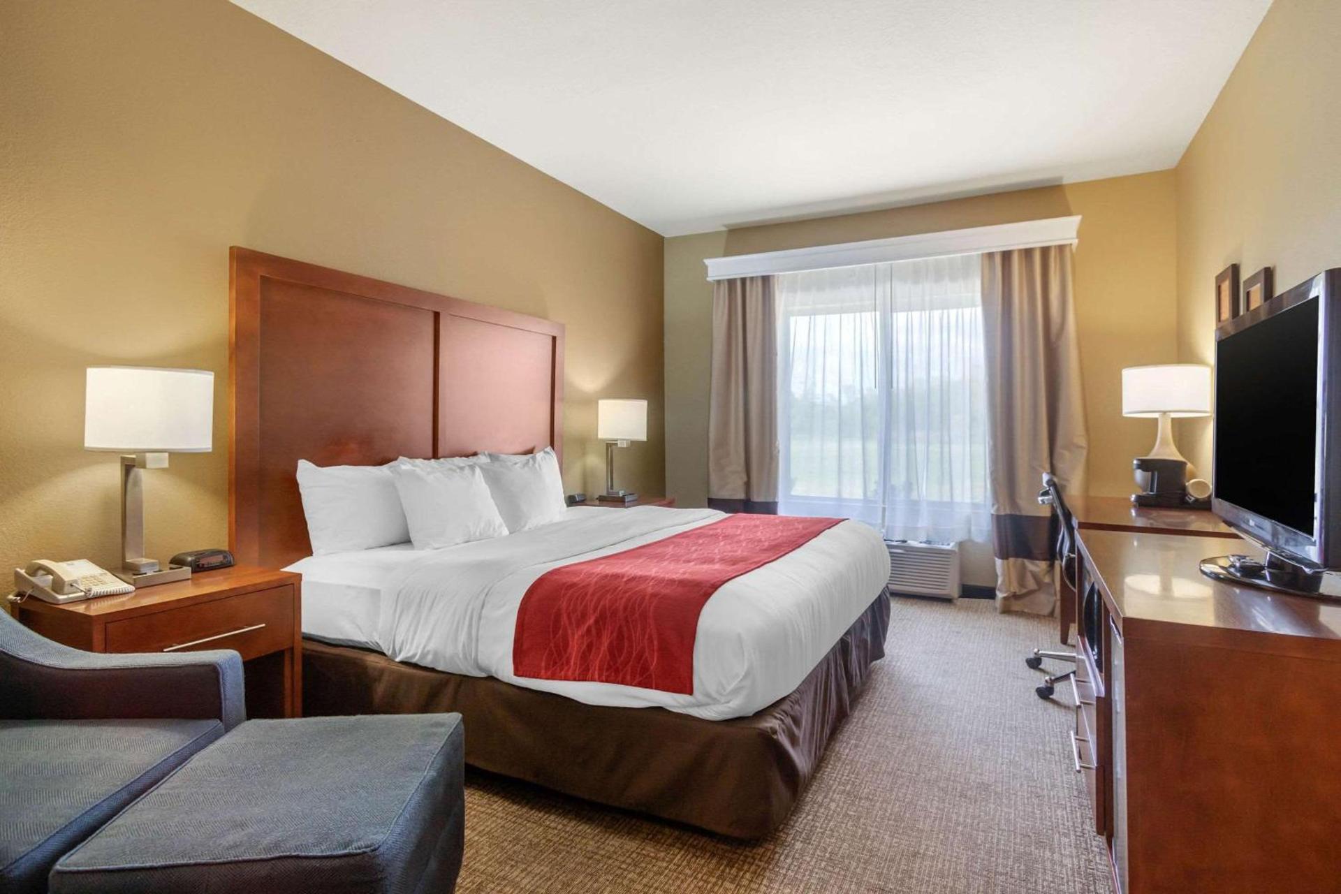Comfort Inn & Suites Pittsburg KS photo 5