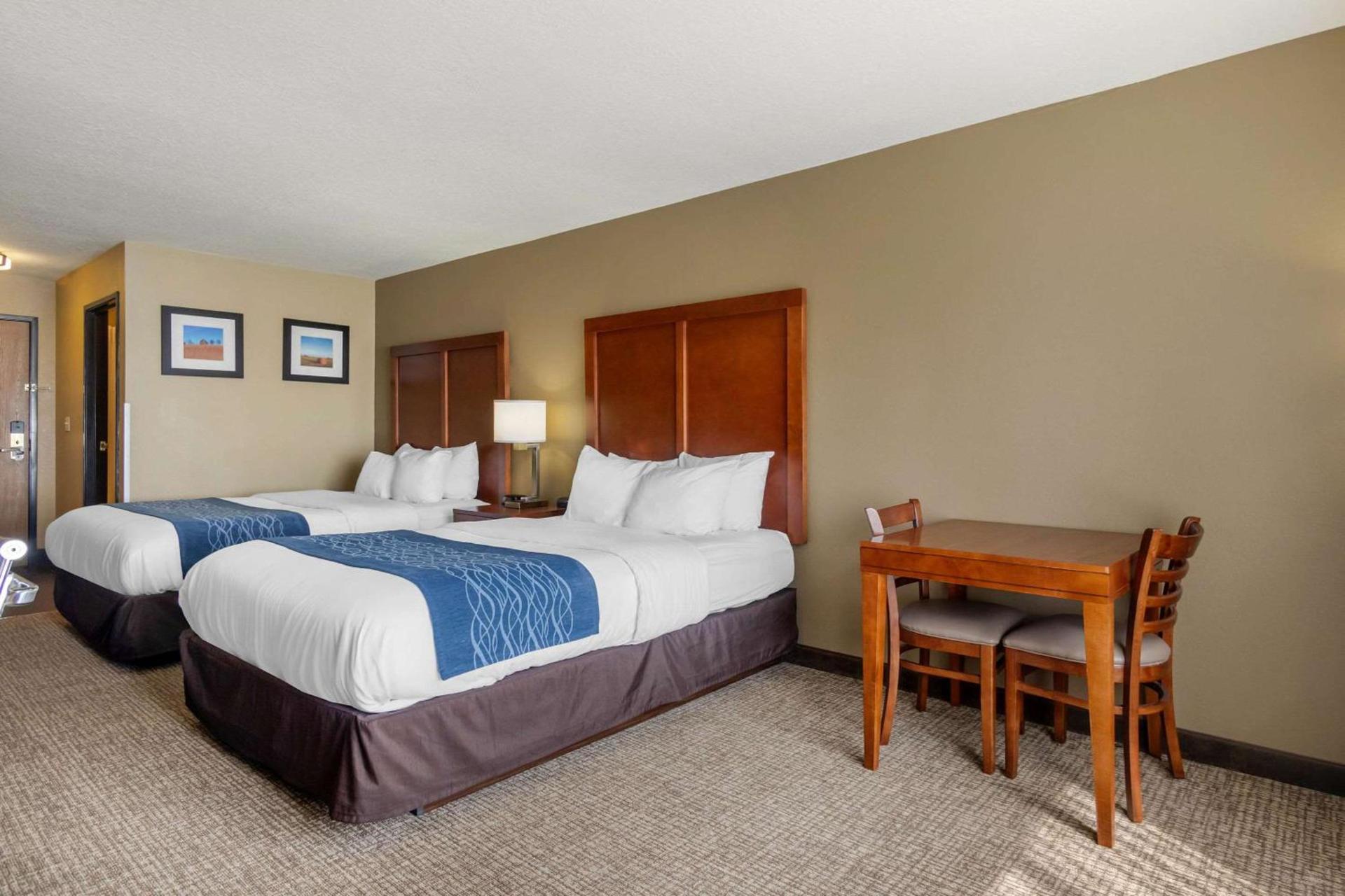 Comfort Inn & Suites Pittsburg KS photo 25