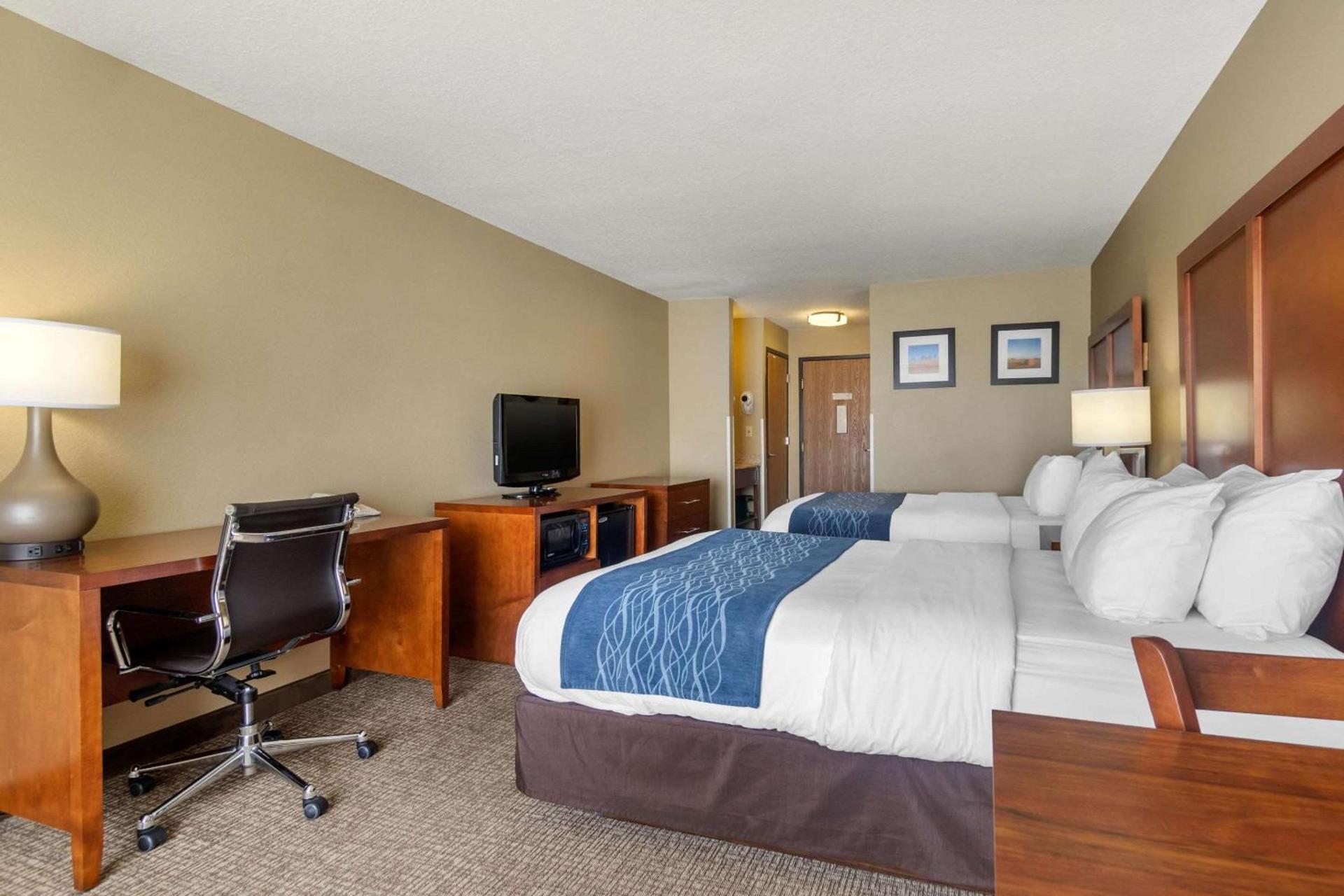 Comfort Inn & Suites Pittsburg KS photo 29