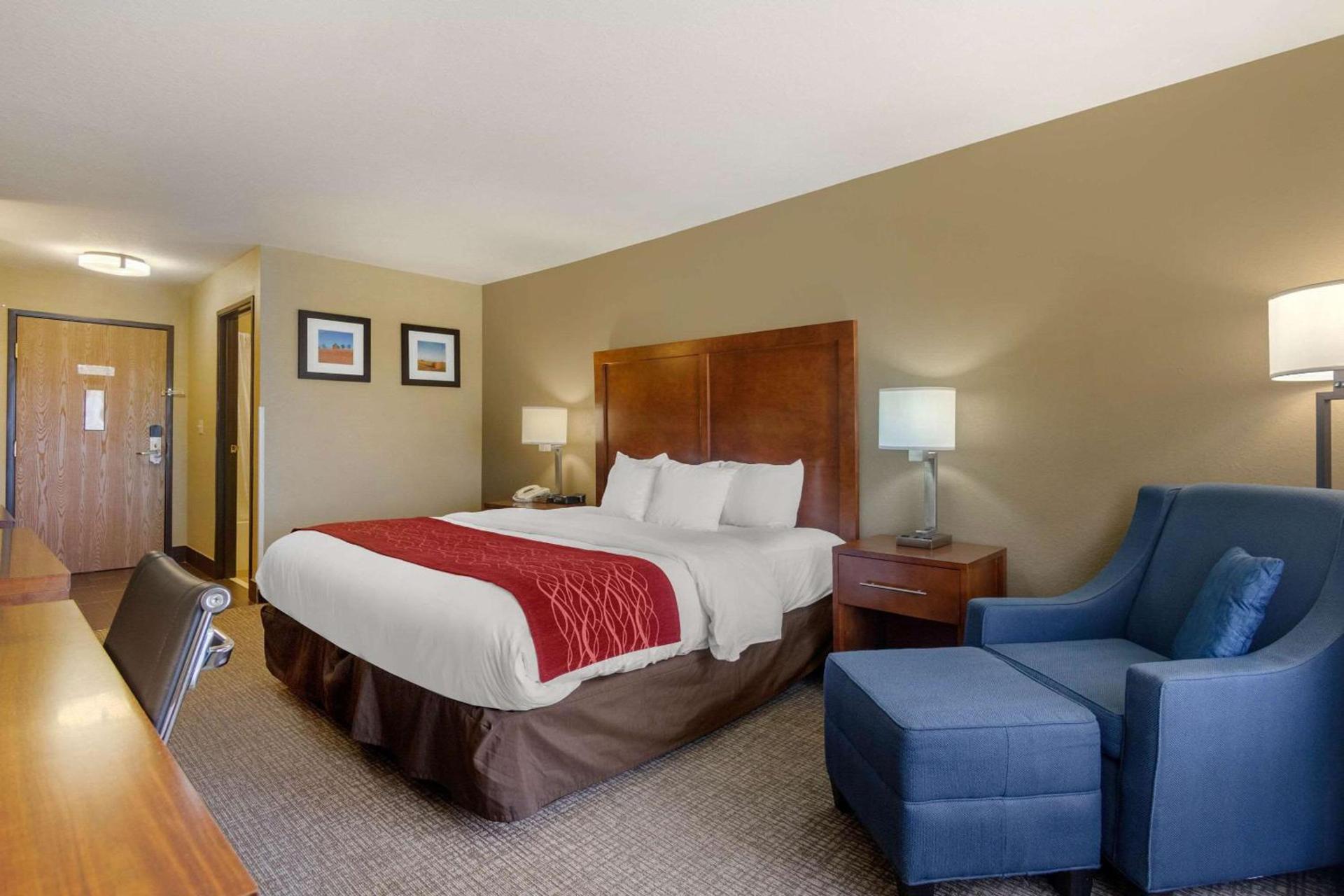 Comfort Inn & Suites Pittsburg KS photo 10