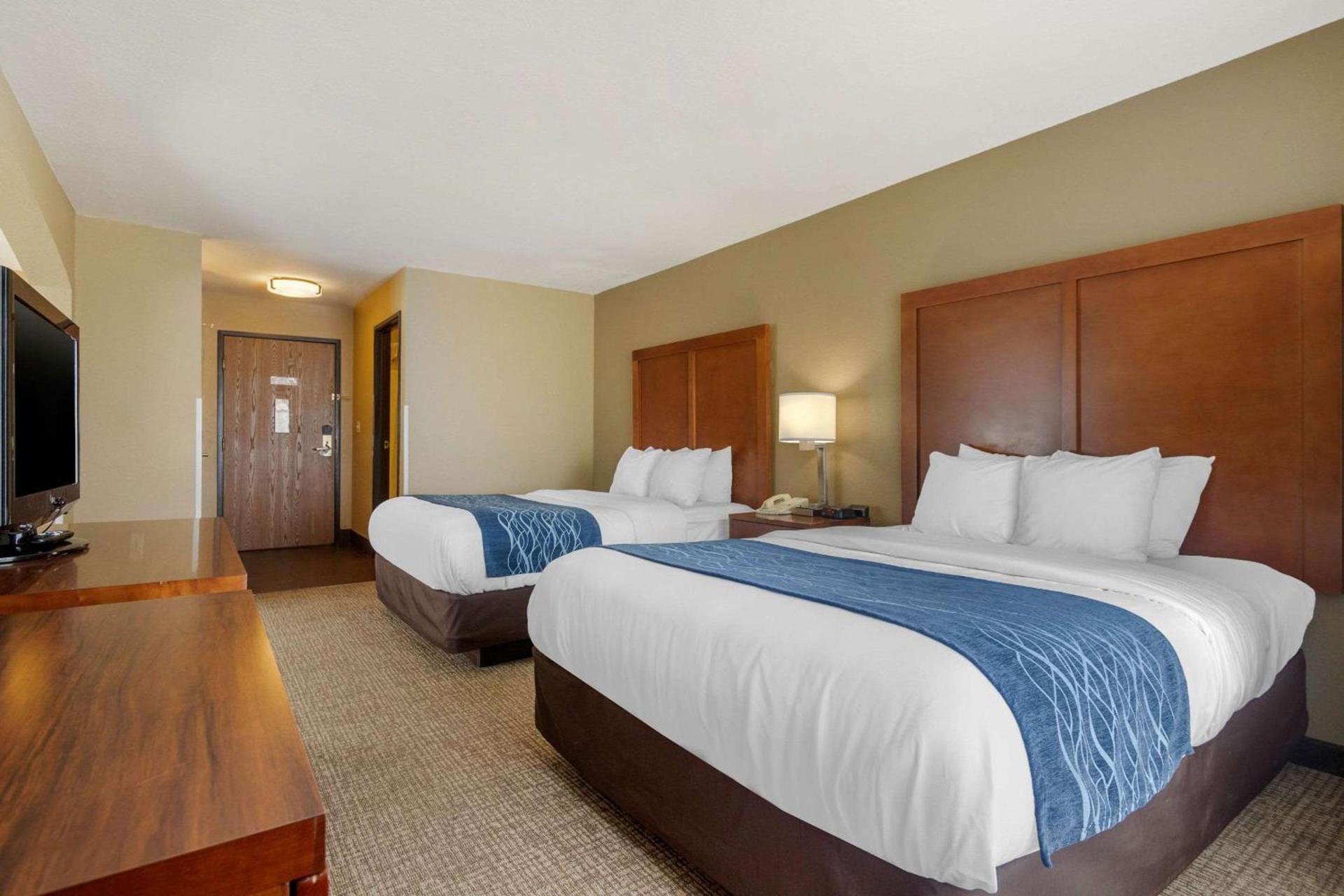 Comfort Inn & Suites Pittsburg KS photo 22