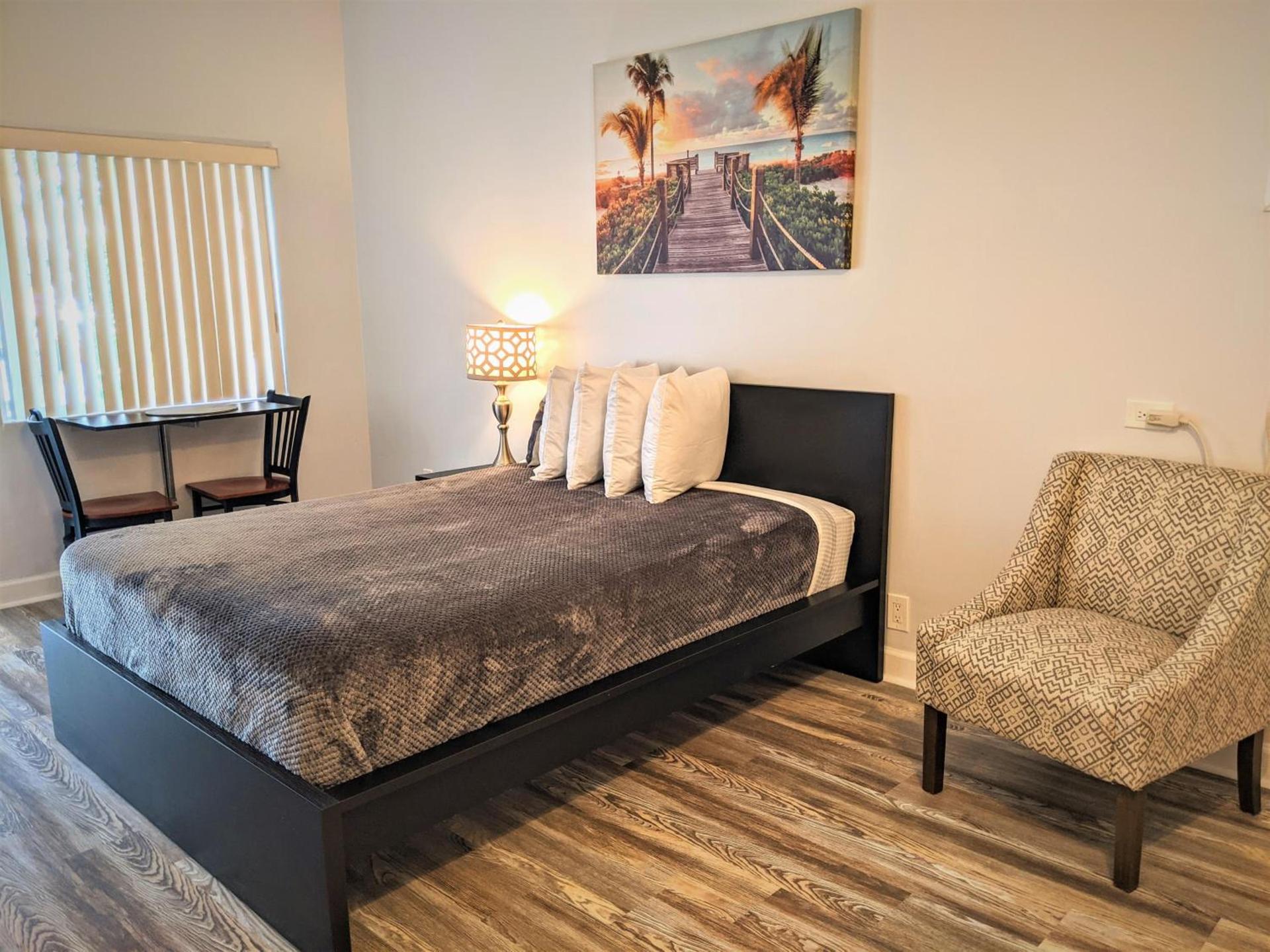 Johns Pass Beach Motel photo 56
