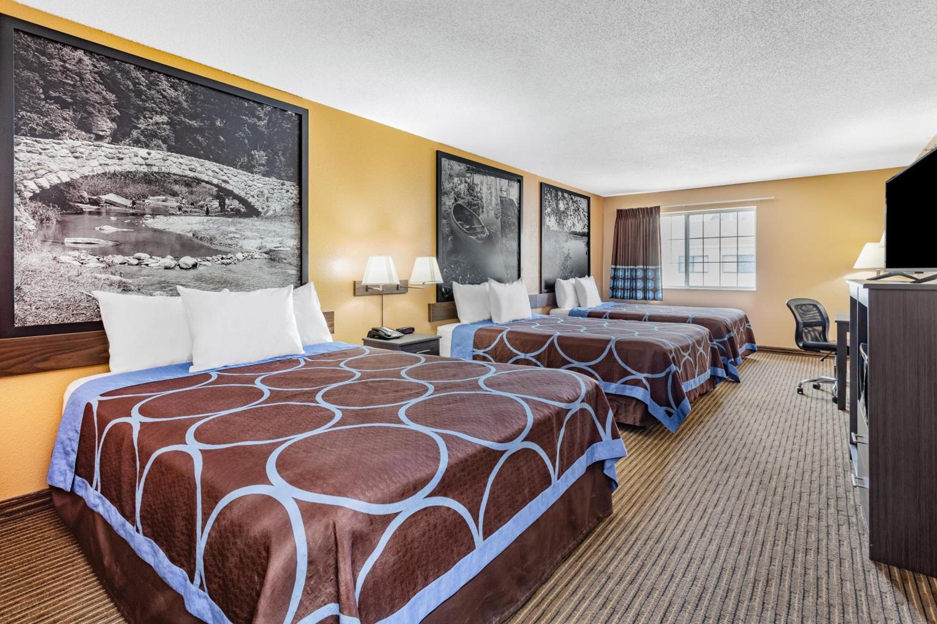 Super 8 by Wyndham Fort Dodge IA photo 48