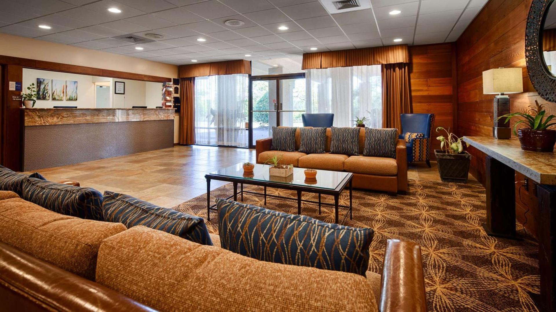 Best Western Crossroads Inn photo 3