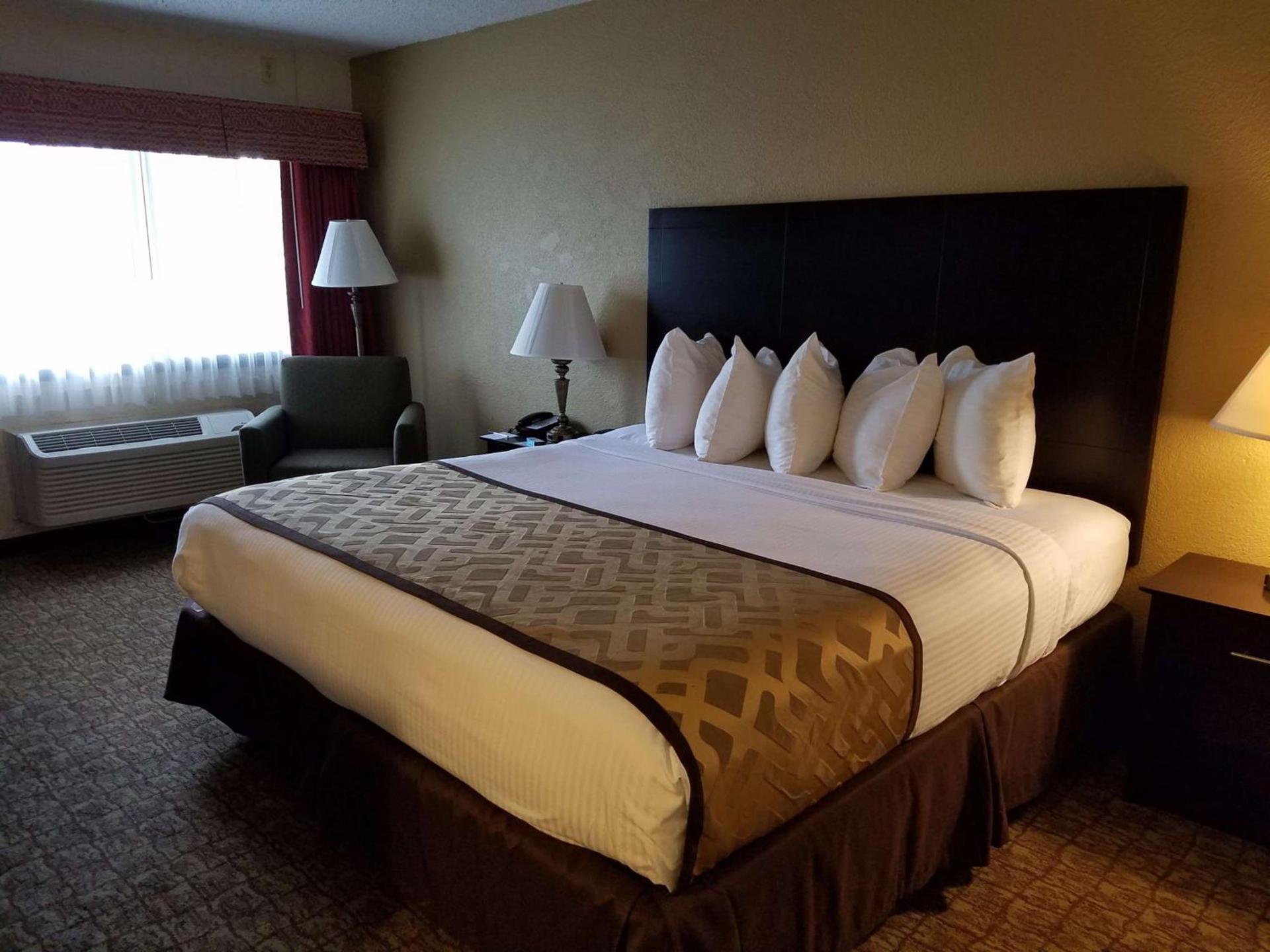 Best Western Crossroads Inn photo 4
