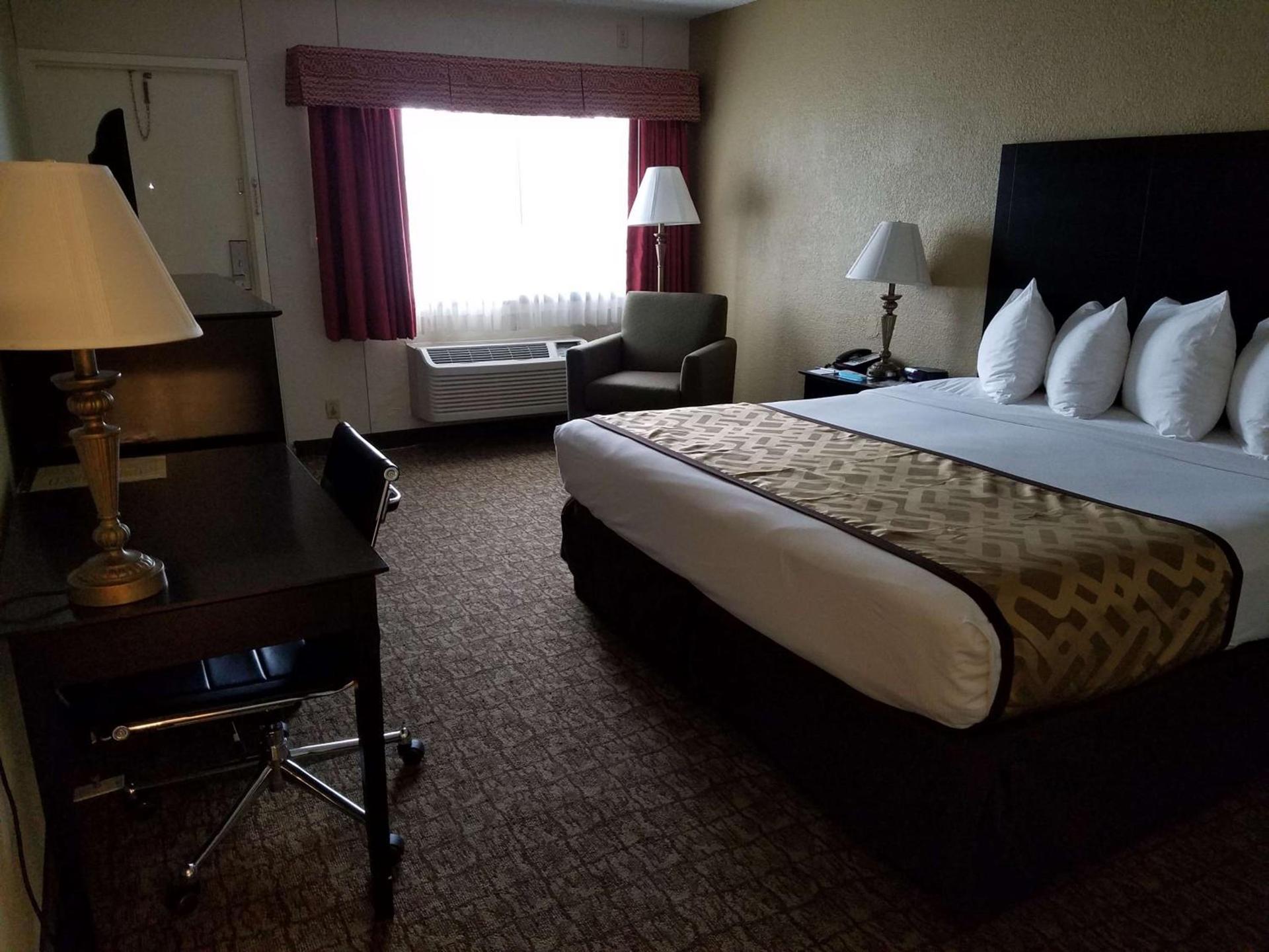 Best Western Crossroads Inn photo 8