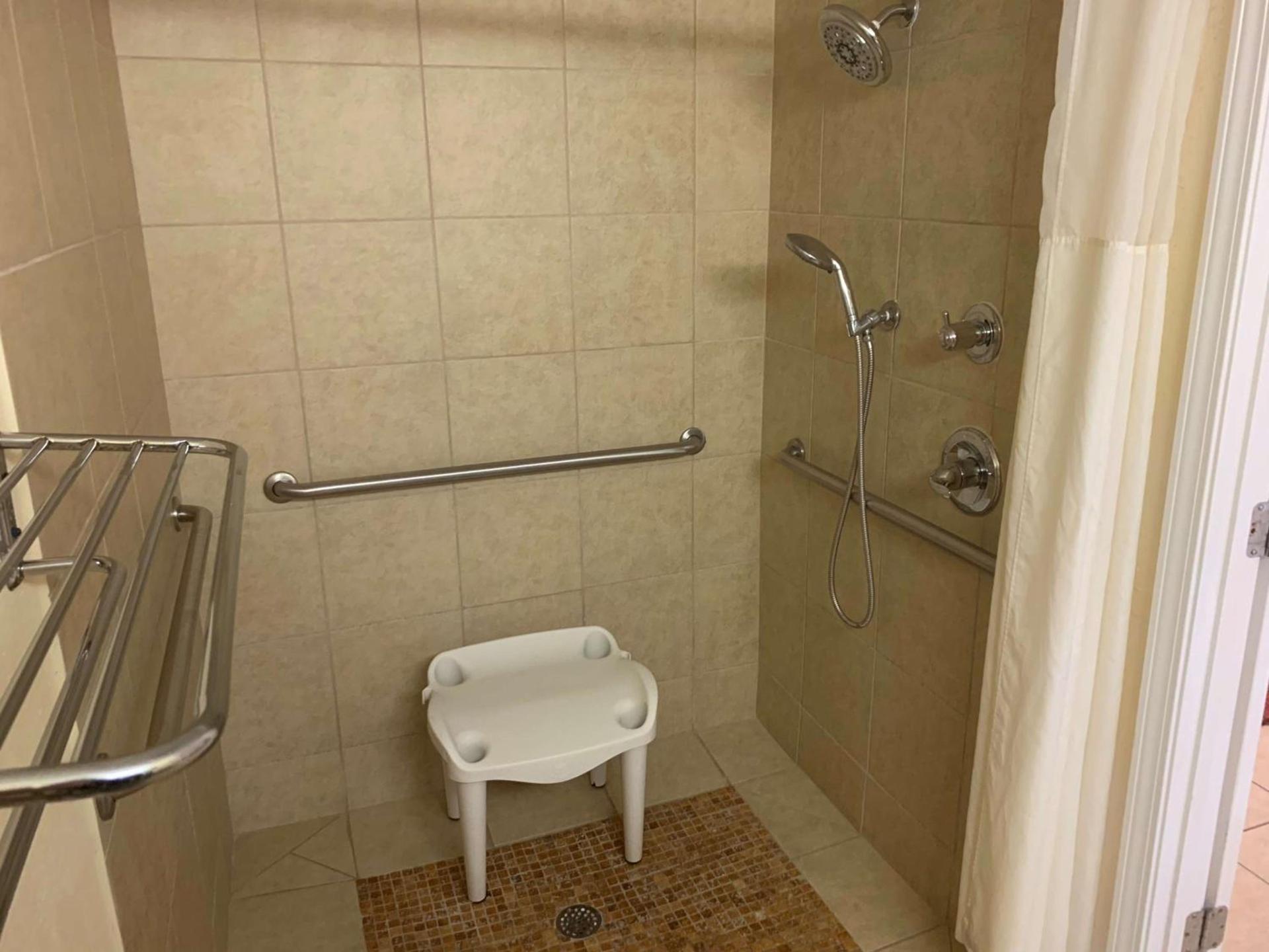 Best Western Ocean Sands Beach Resort photo 73