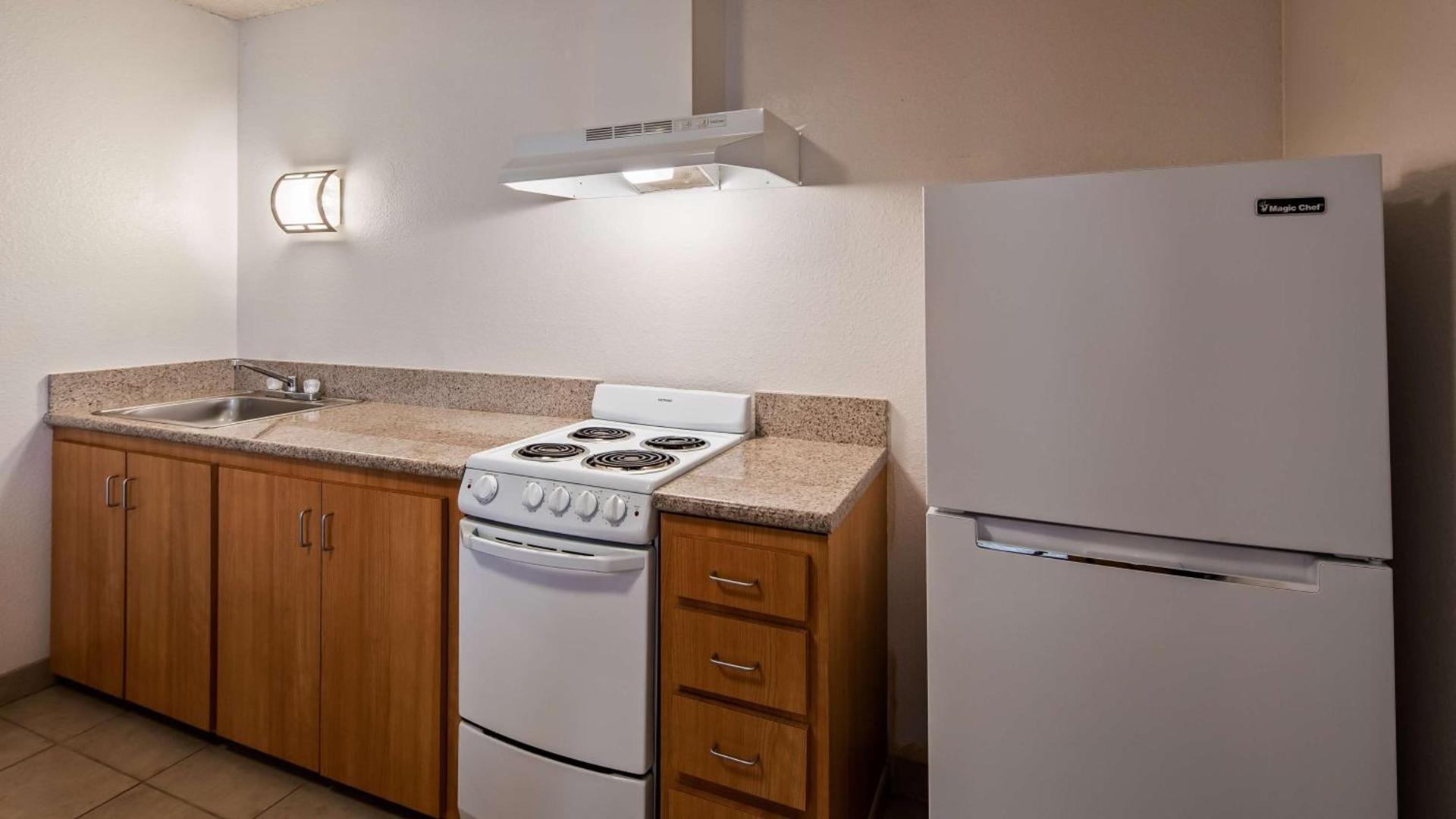 Best Western Aladdin Inn photo 20