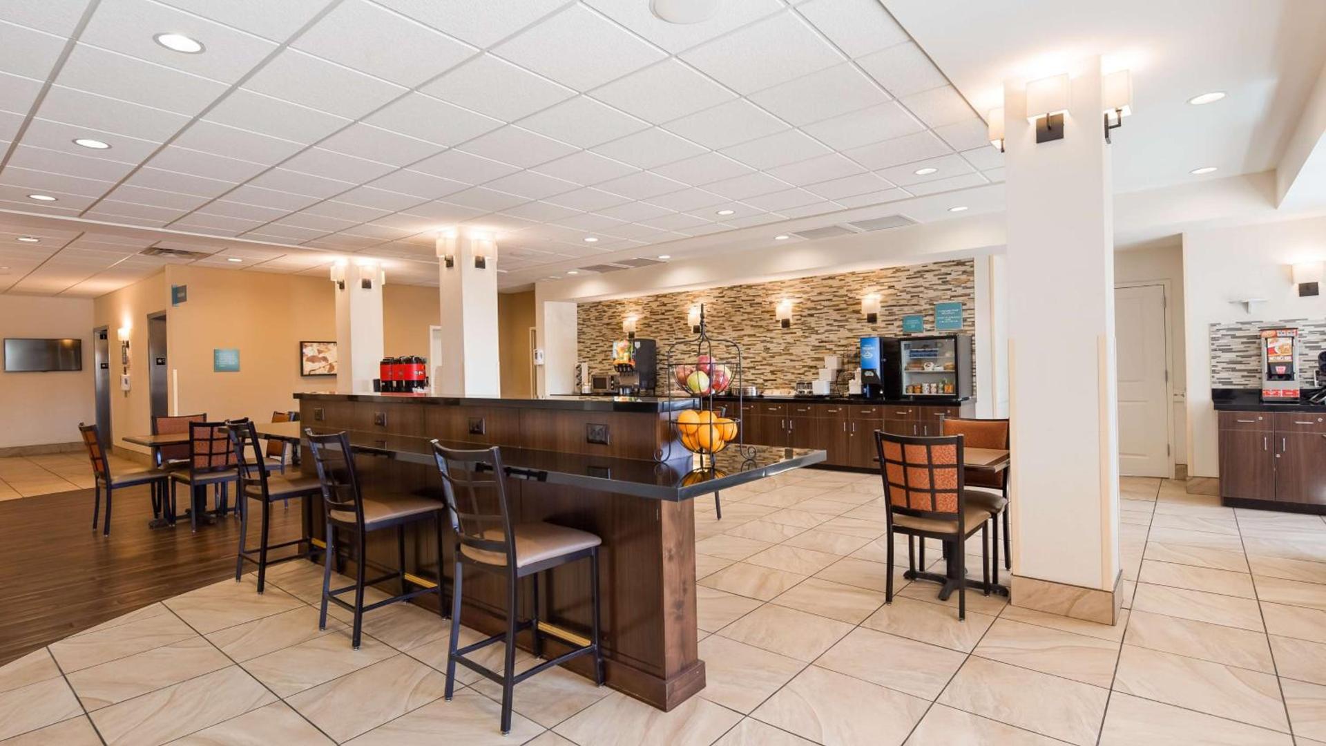 Best Western Plus Hudson Hotel & Suites photo 37