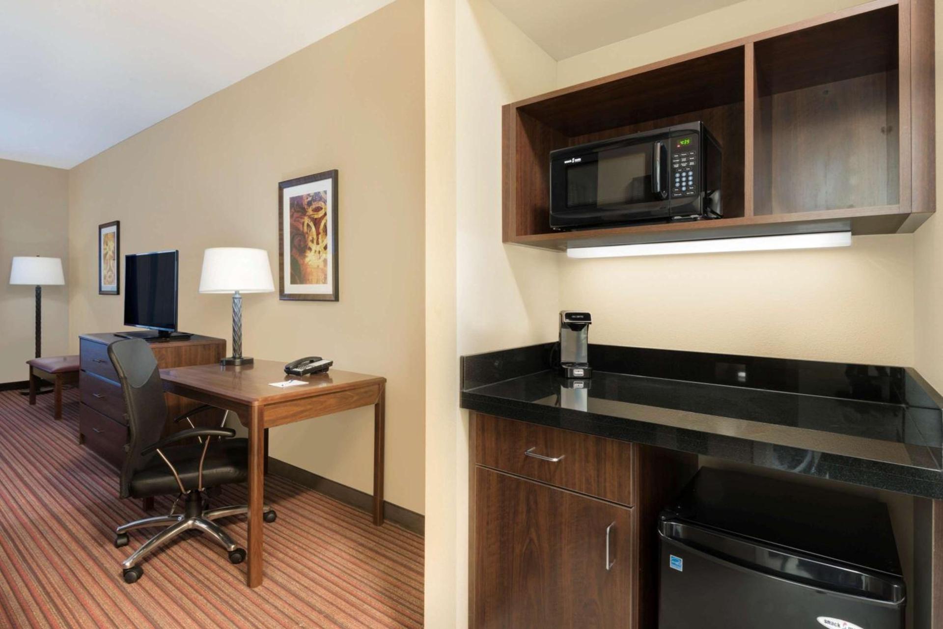 Best Western Plus Hudson Hotel & Suites photo 33