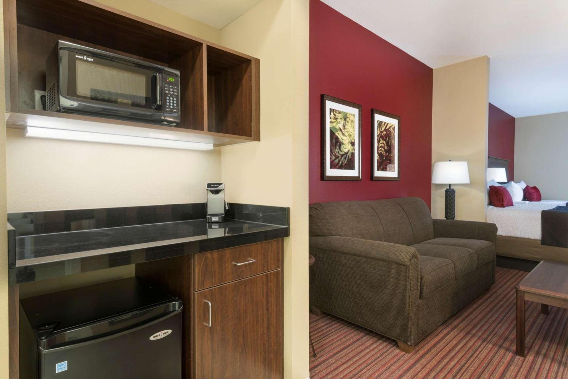 Best Western Plus Hudson Hotel & Suites photo 28