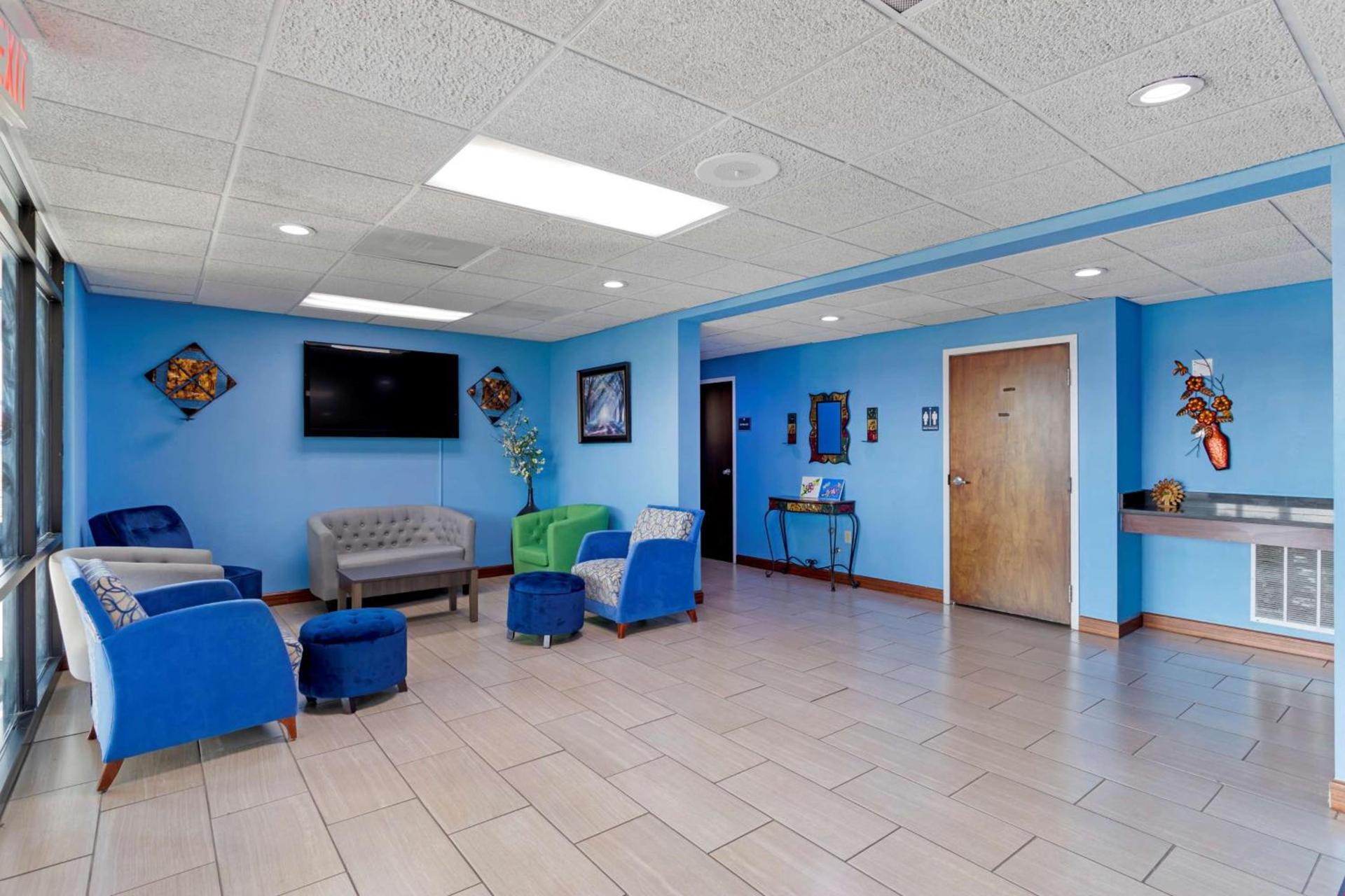 SureStay Hotel by Best Western Lenoir City photo 34