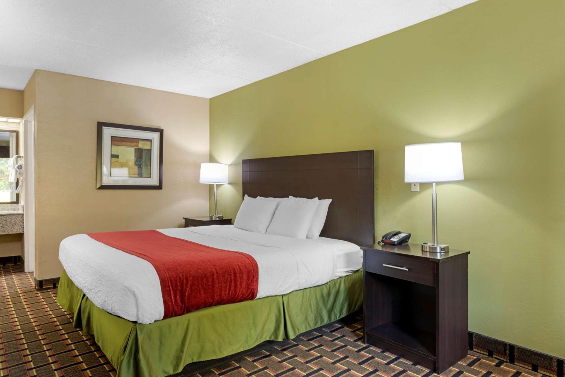 SureStay Hotel by Best Western Lenoir City photo 11