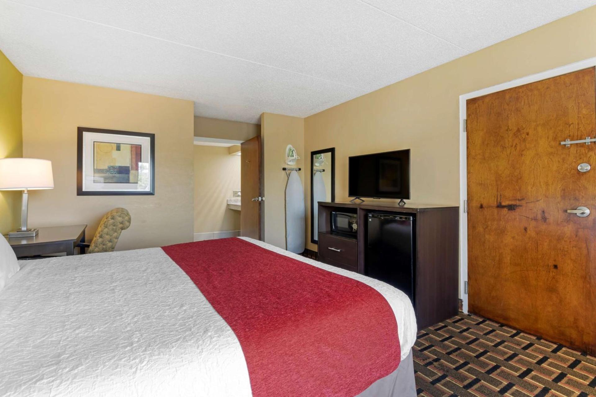 SureStay Hotel by Best Western Lenoir City photo 14