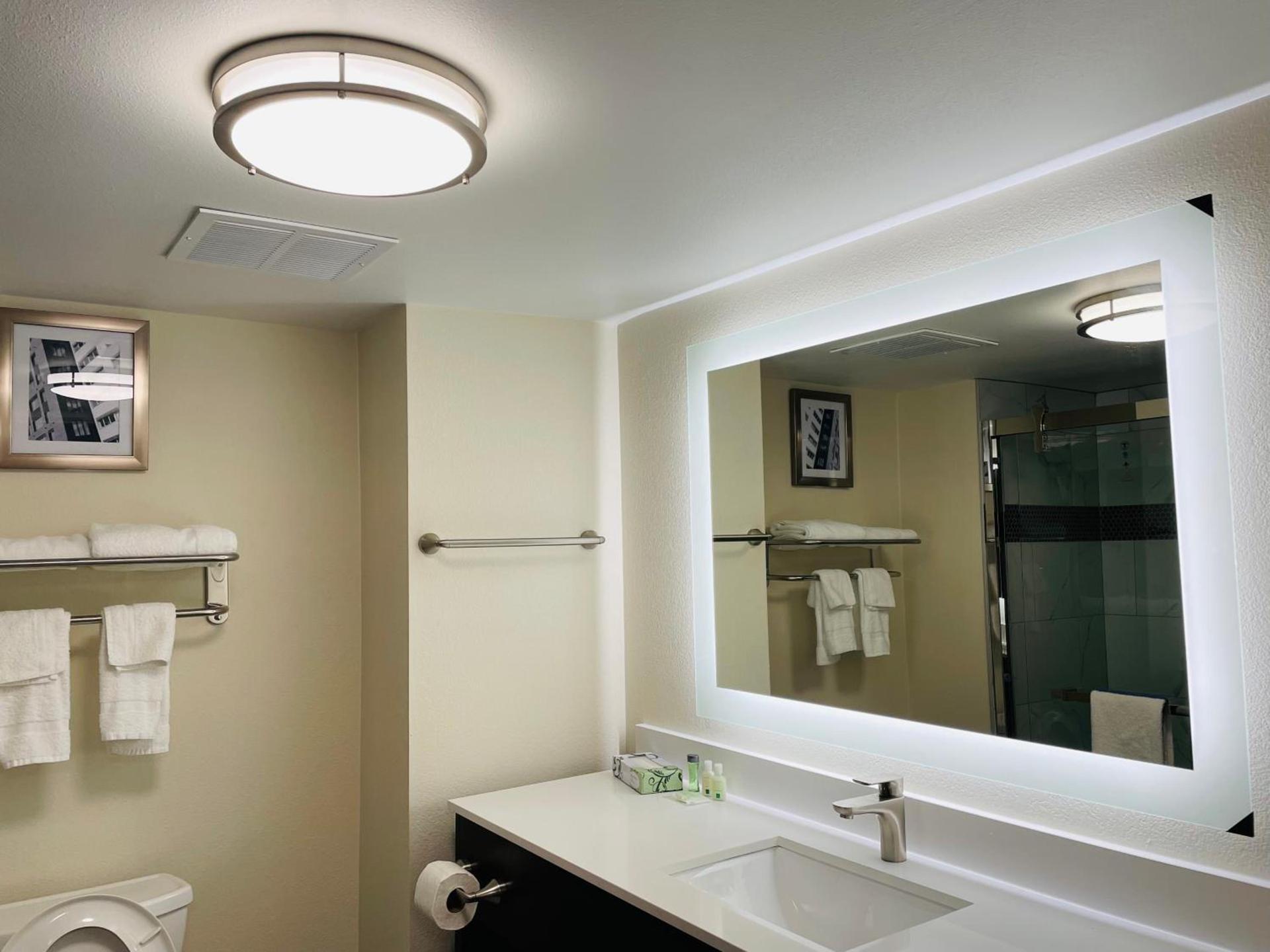 Quality Inn & Suites Lake Charles South photo 28