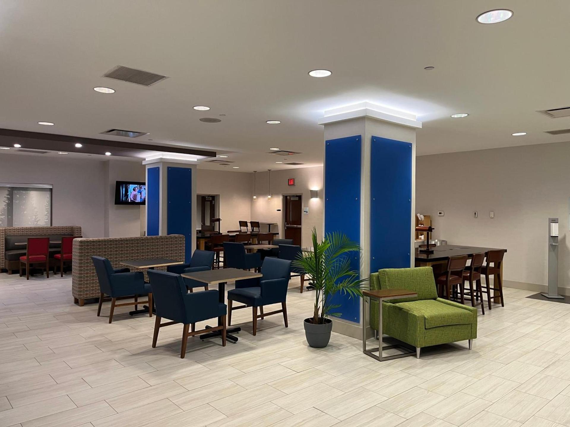 Holiday Inn Express & Suites Williamsport by IHG photo 21