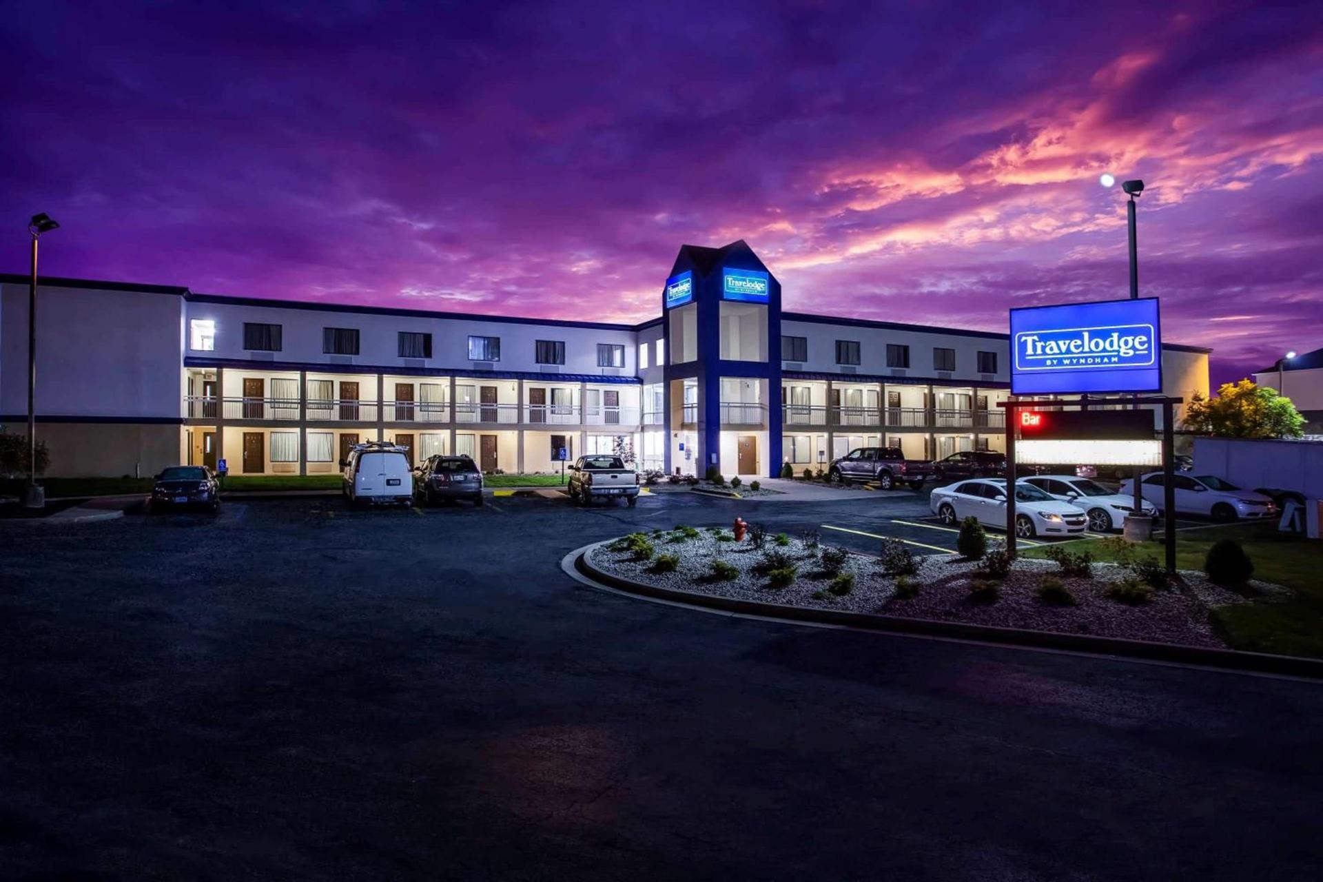 Travelodge by Wyndham Fort Wayne North photo 23