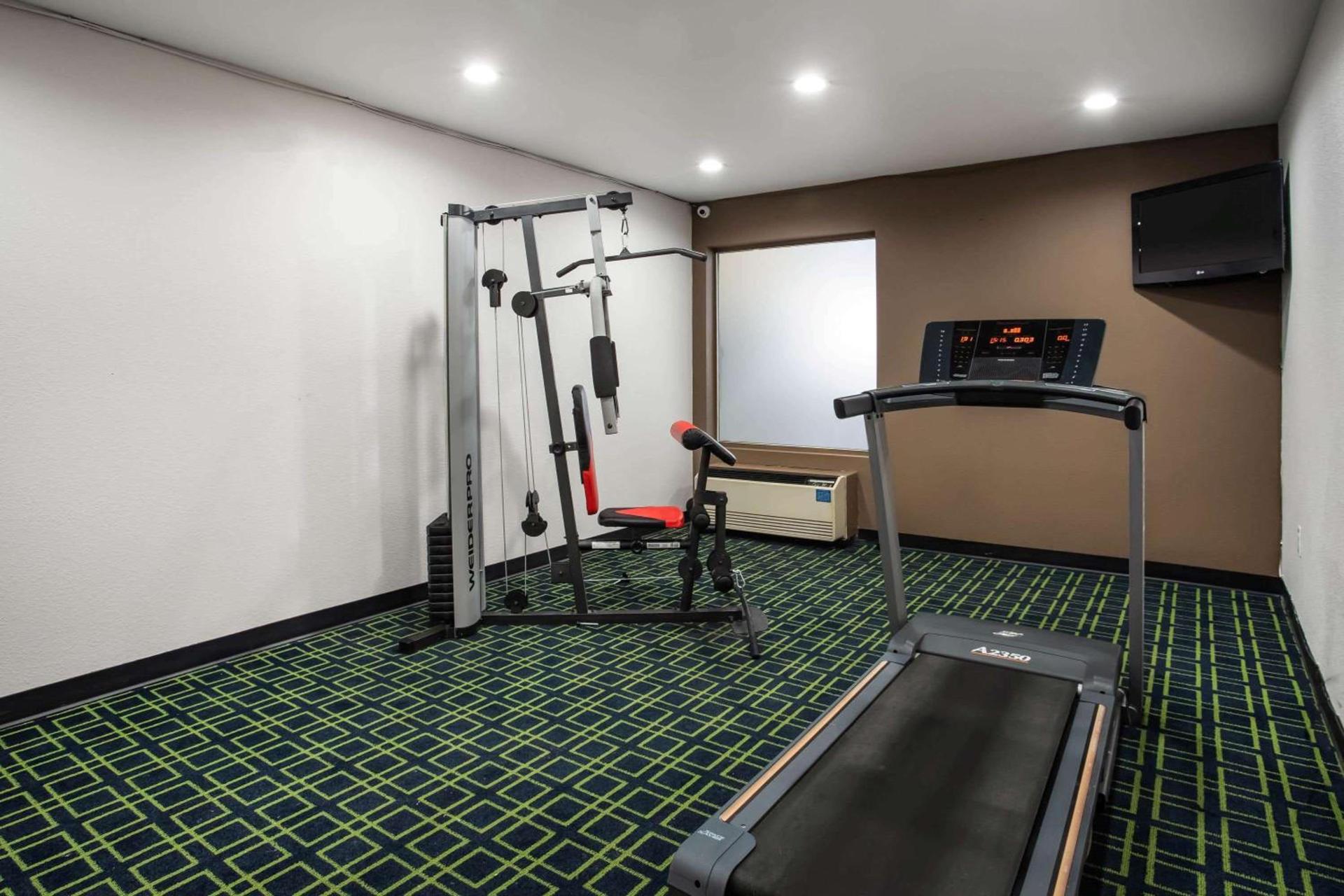 Travelodge by Wyndham Fort Wayne North photo 29