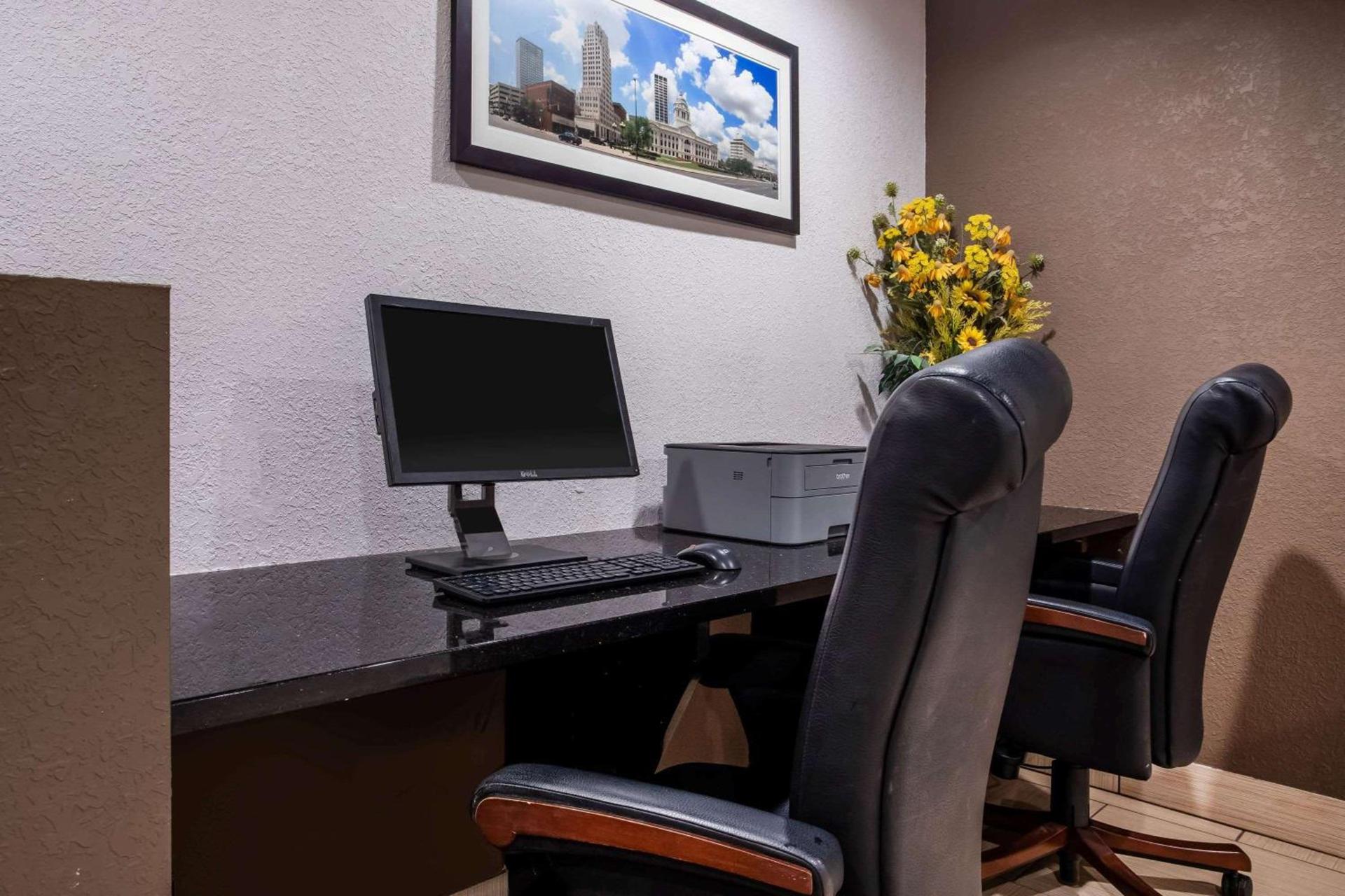 Travelodge by Wyndham Fort Wayne North photo 5