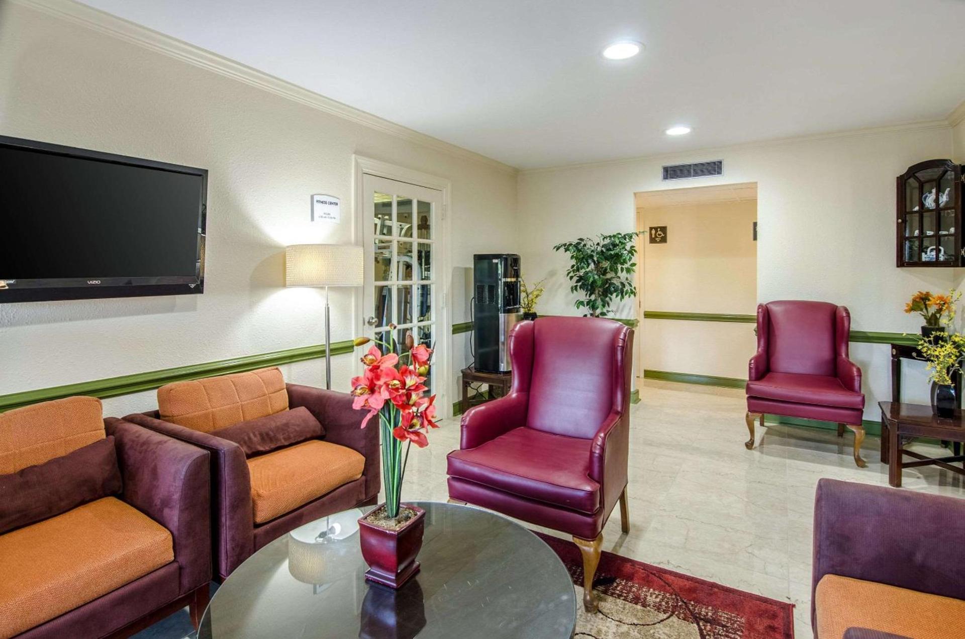 Quality Inn Tanglewood photo 8