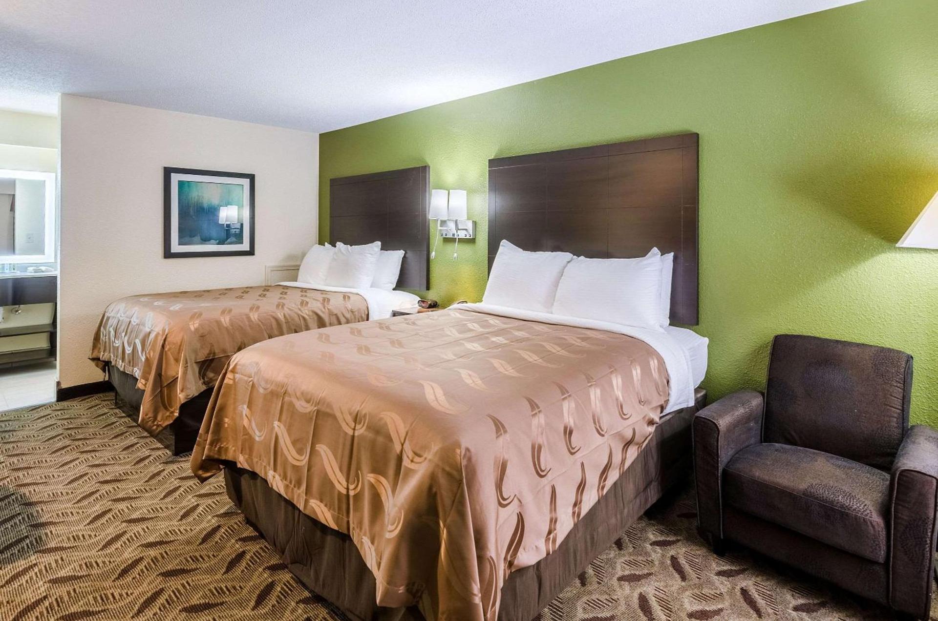 Quality Inn Tanglewood photo 13