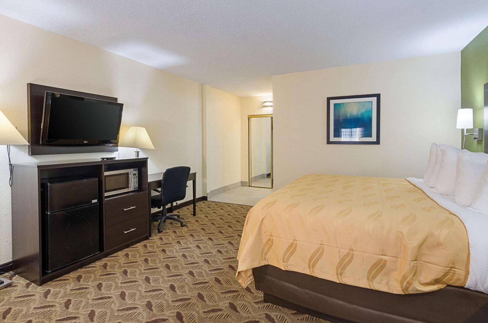 Quality Inn Tanglewood photo 17