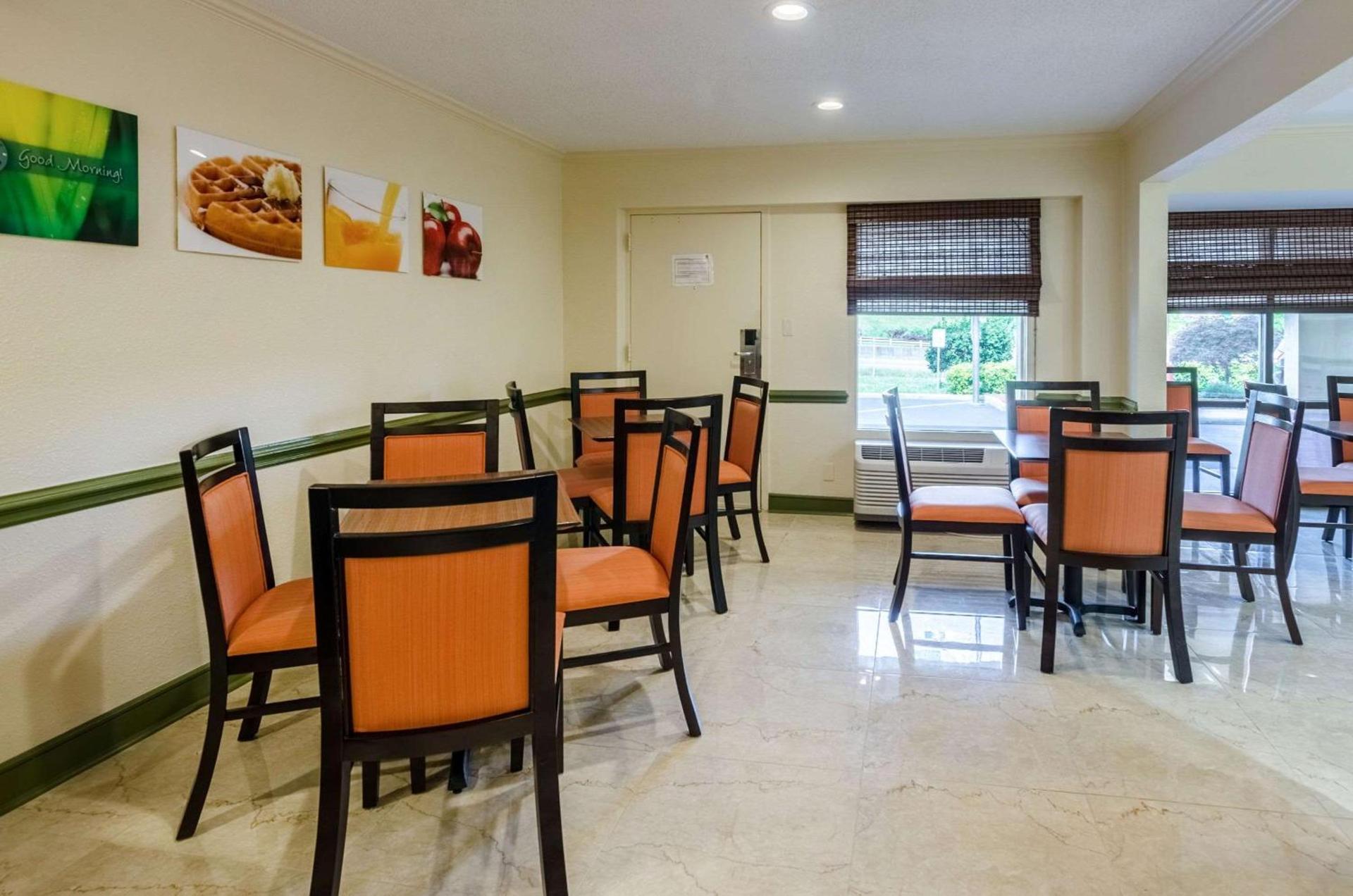 Quality Inn Tanglewood photo 30