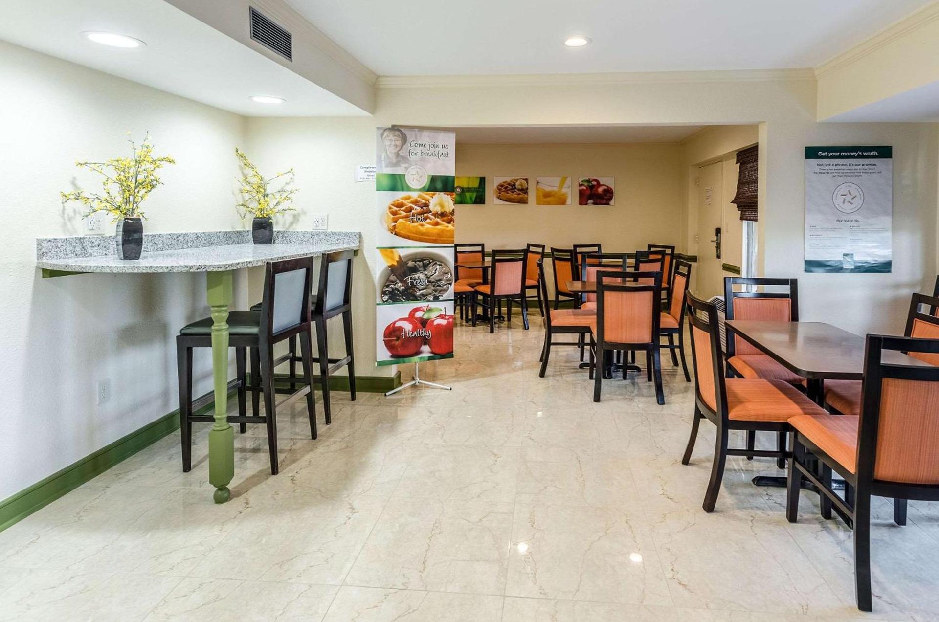 Quality Inn Tanglewood photo 31