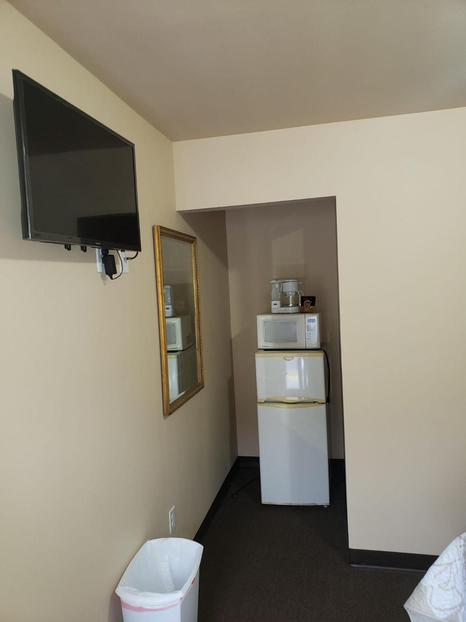 Clarysville Motel photo 64