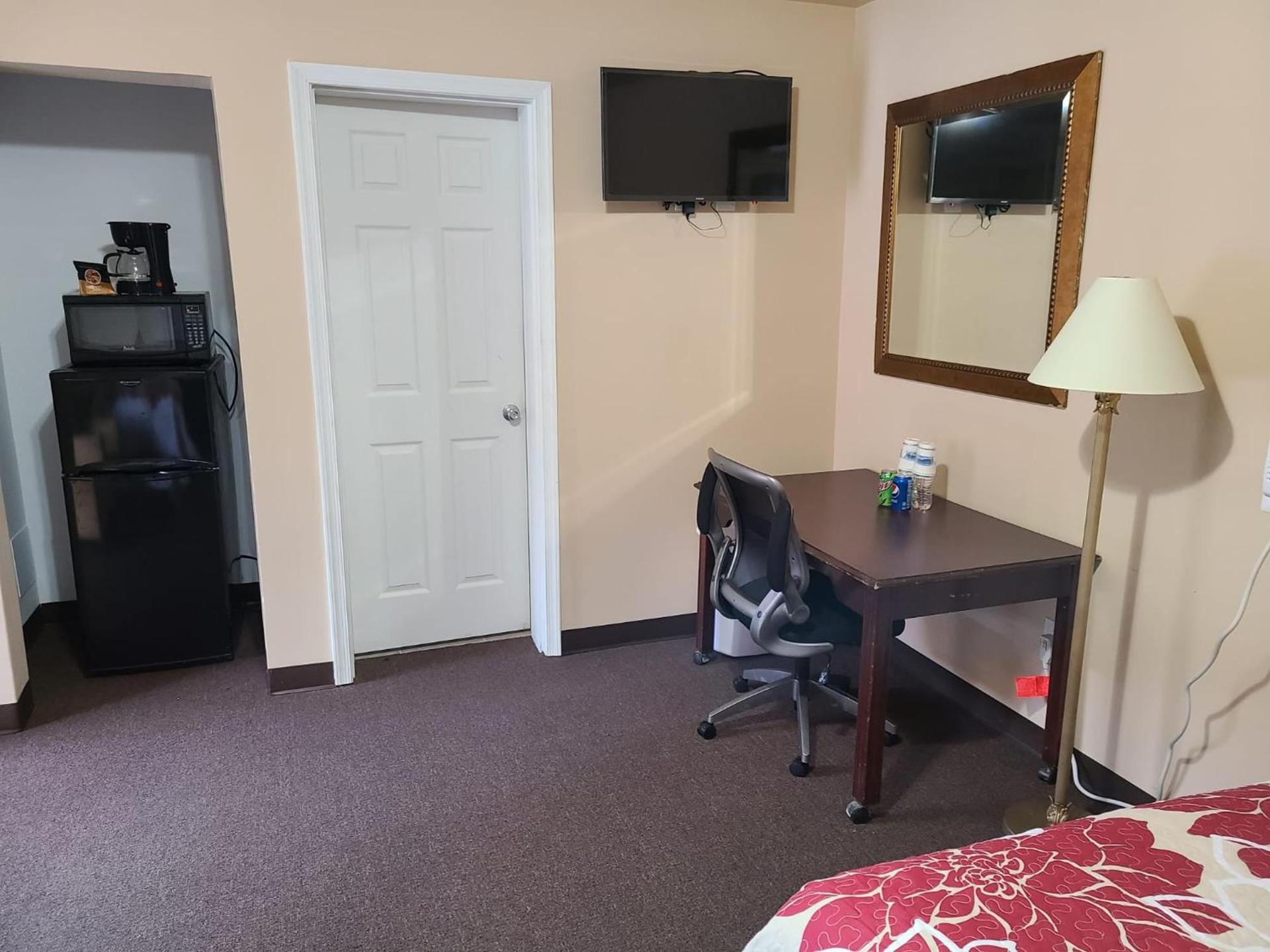 Clarysville Motel photo 59