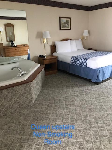 Four Seasons Inn photo 31