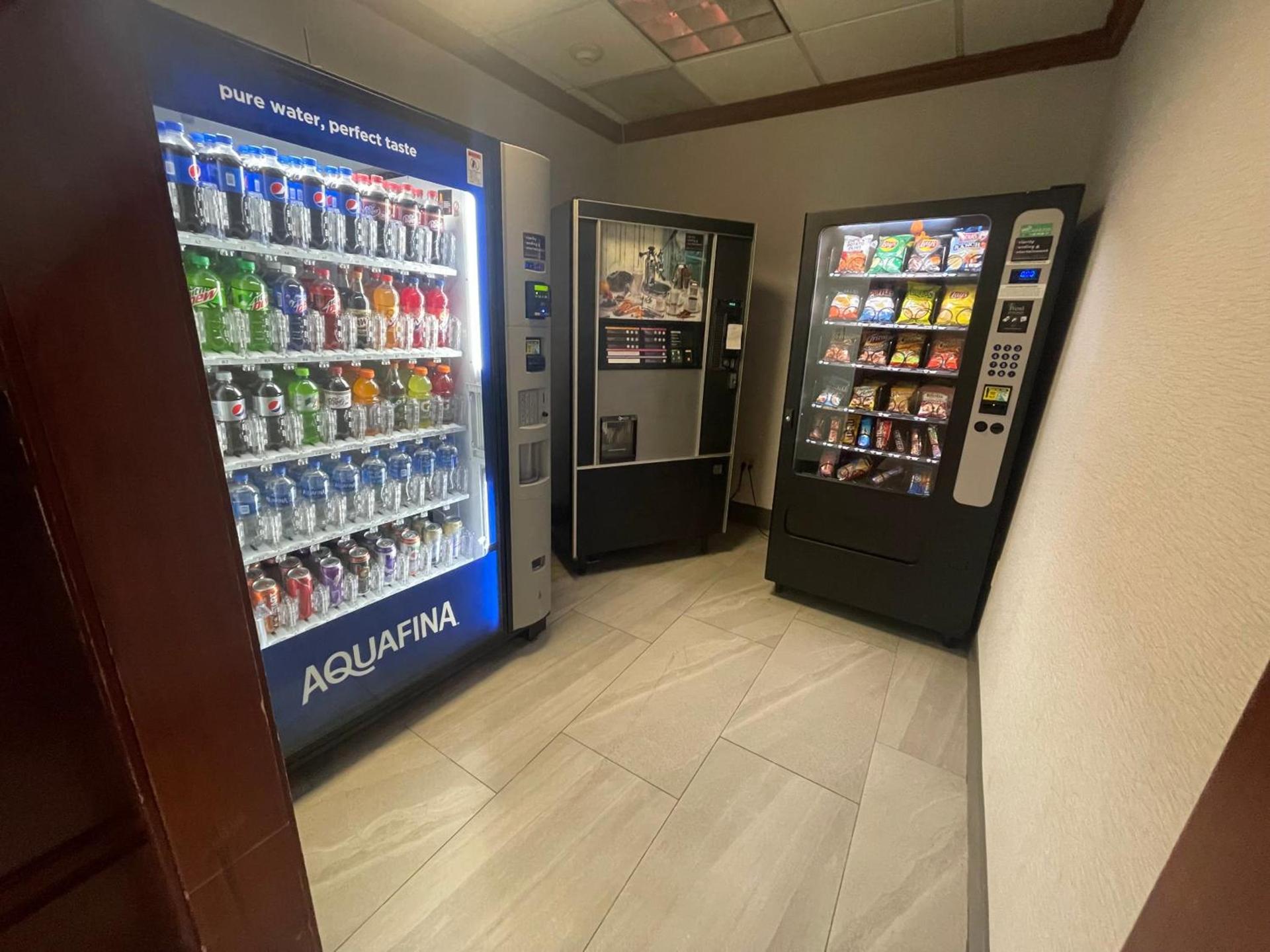 Ramada by Wyndham Cleveland Independence photo 43