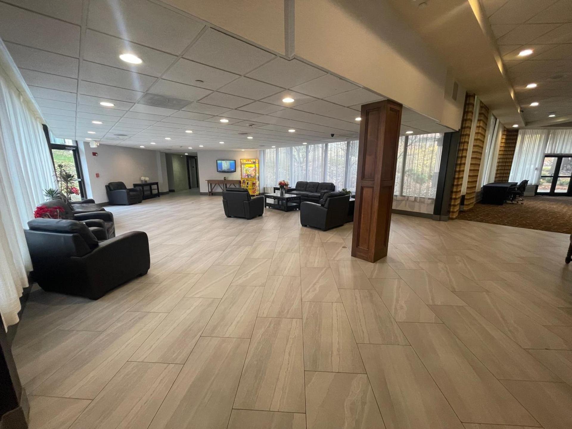 Ramada by Wyndham Cleveland Independence photo 51
