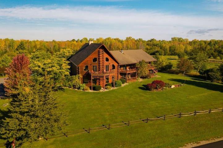 Point Au Roche Lodge — hotel in Plattsburgh