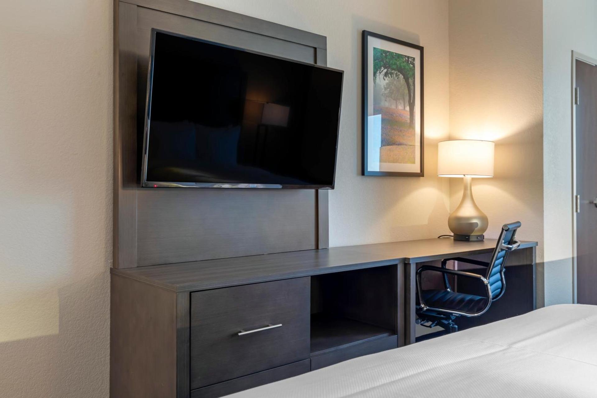 Comfort Inn & Suites Balch Springs - SE Dallas photo 49