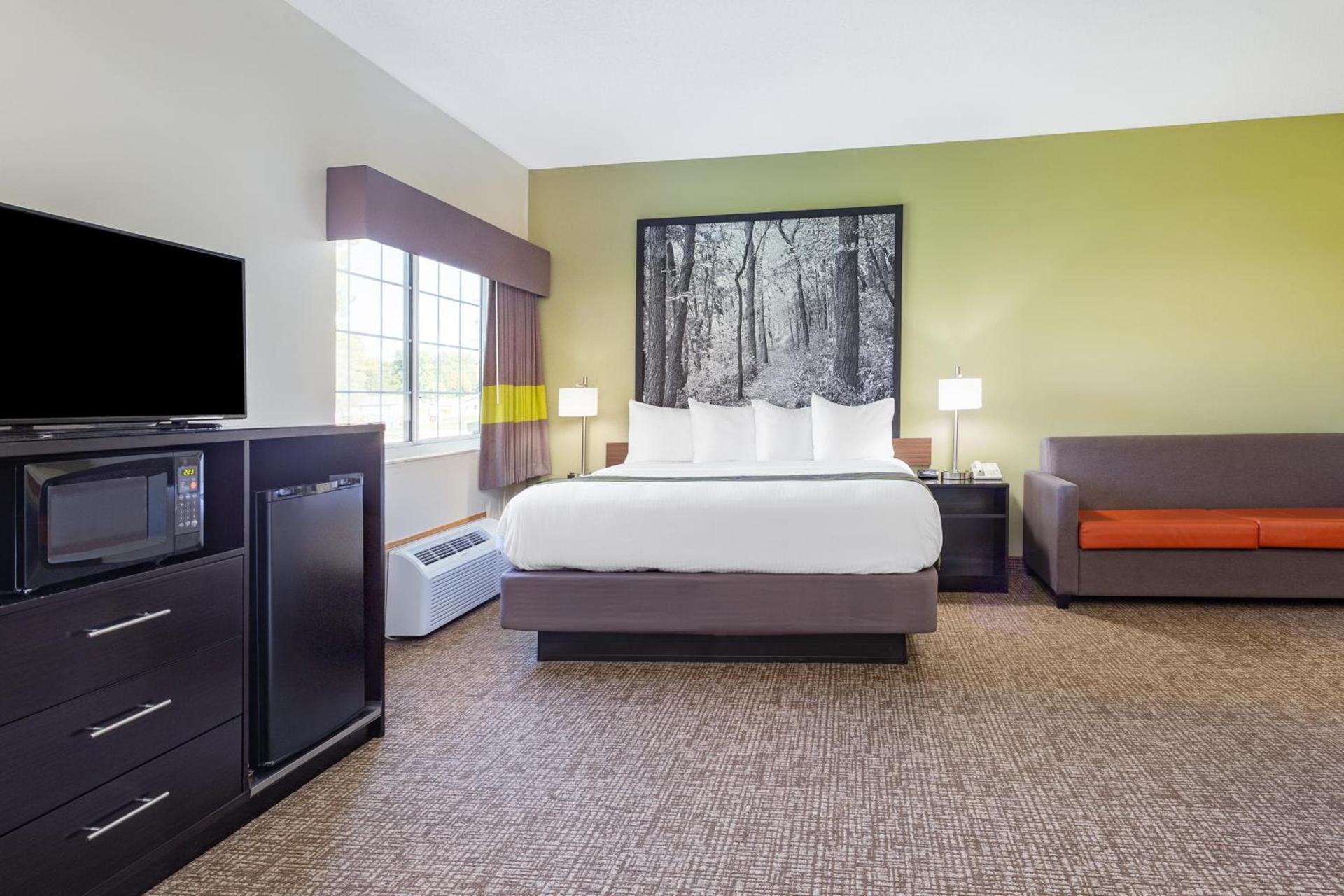 Emmetsburg Hotel & Suites photo 61