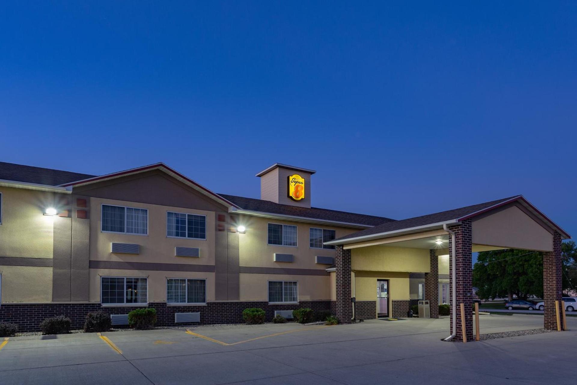 Emmetsburg Hotel & Suites photo 75
